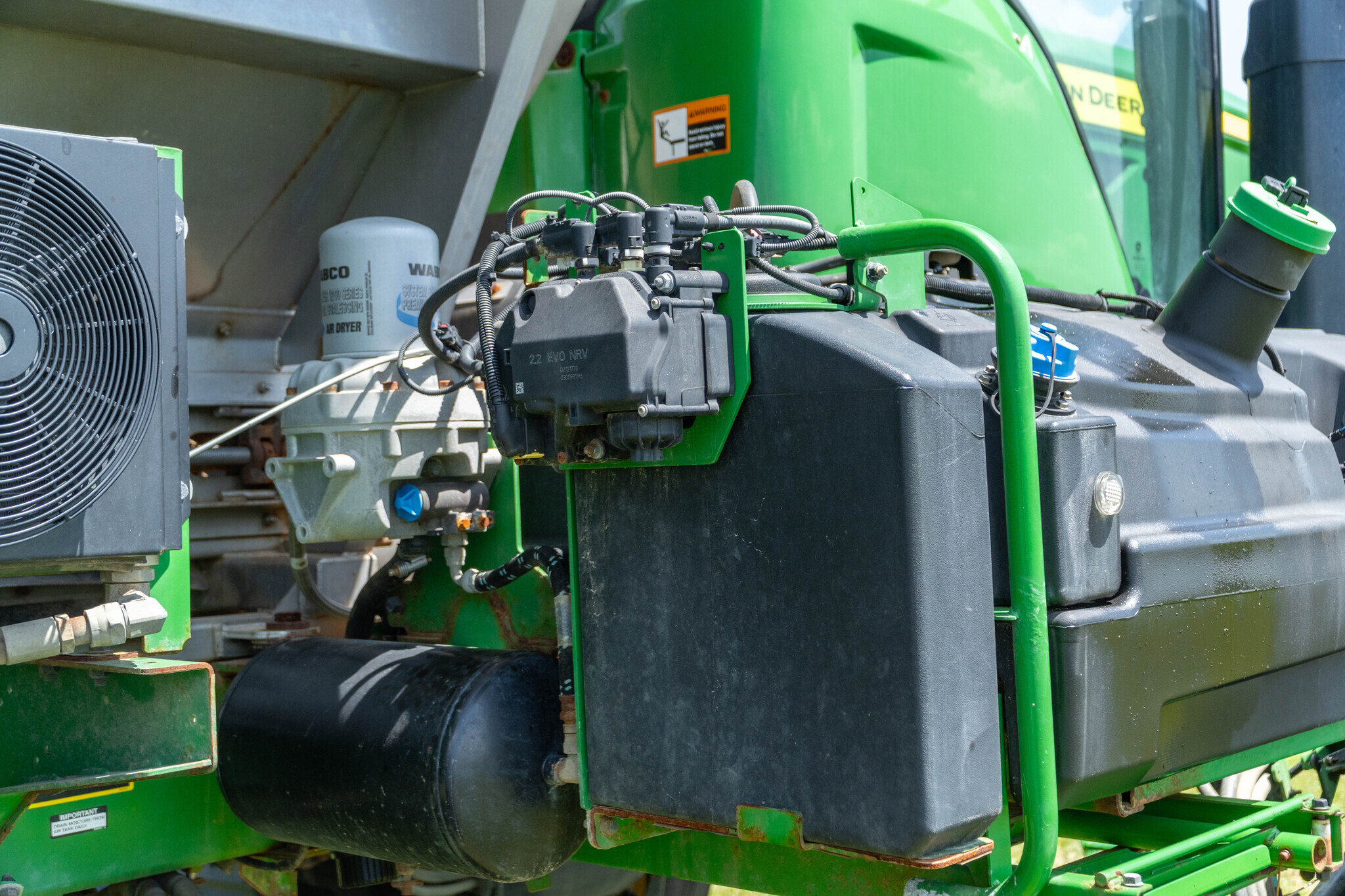 2023 John Deere 600R Loader and Skid Steer Attachment