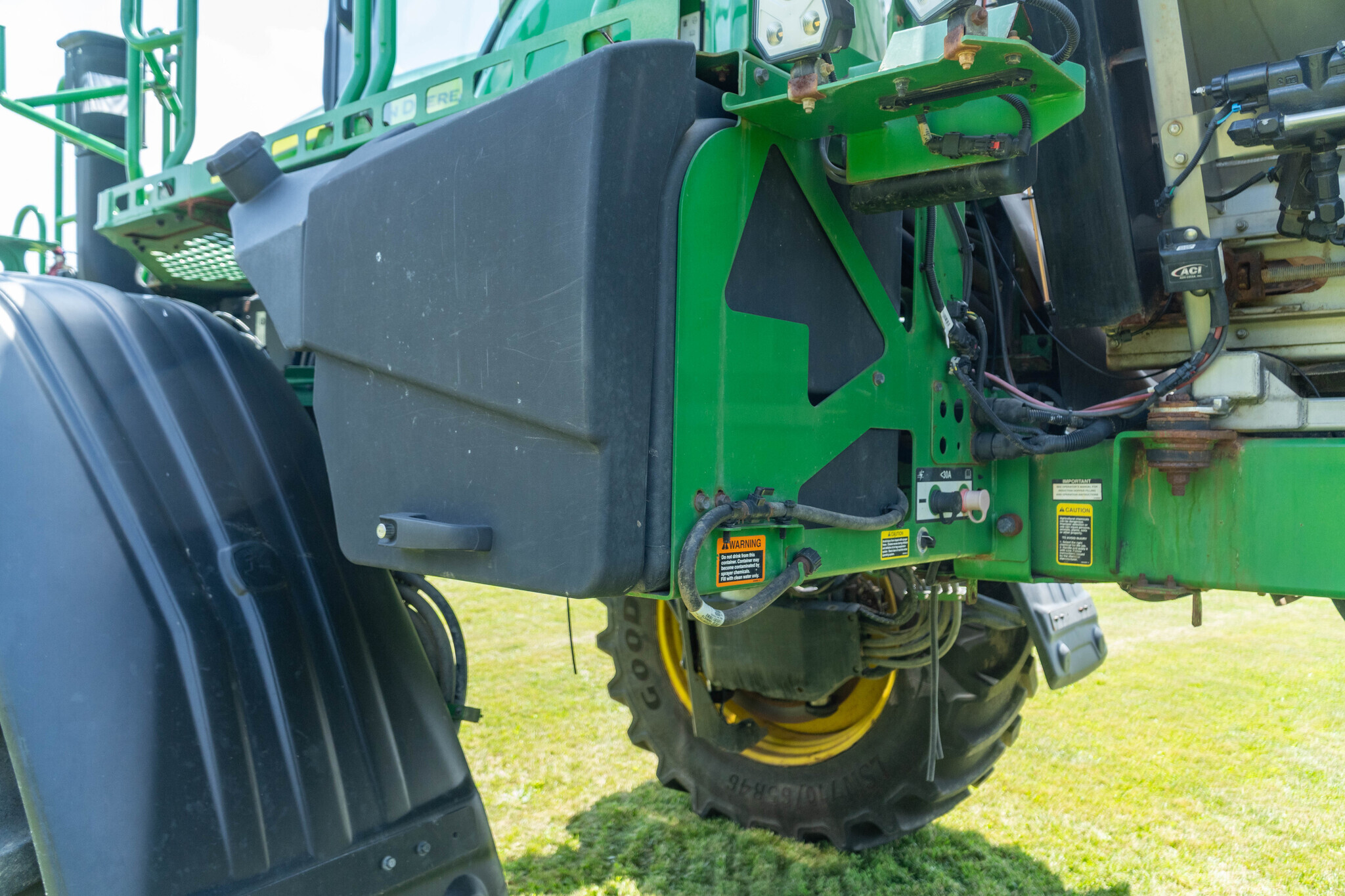2023 John Deere 600R Loader and Skid Steer Attachment