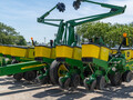 2012 John Deere 1760 Planter