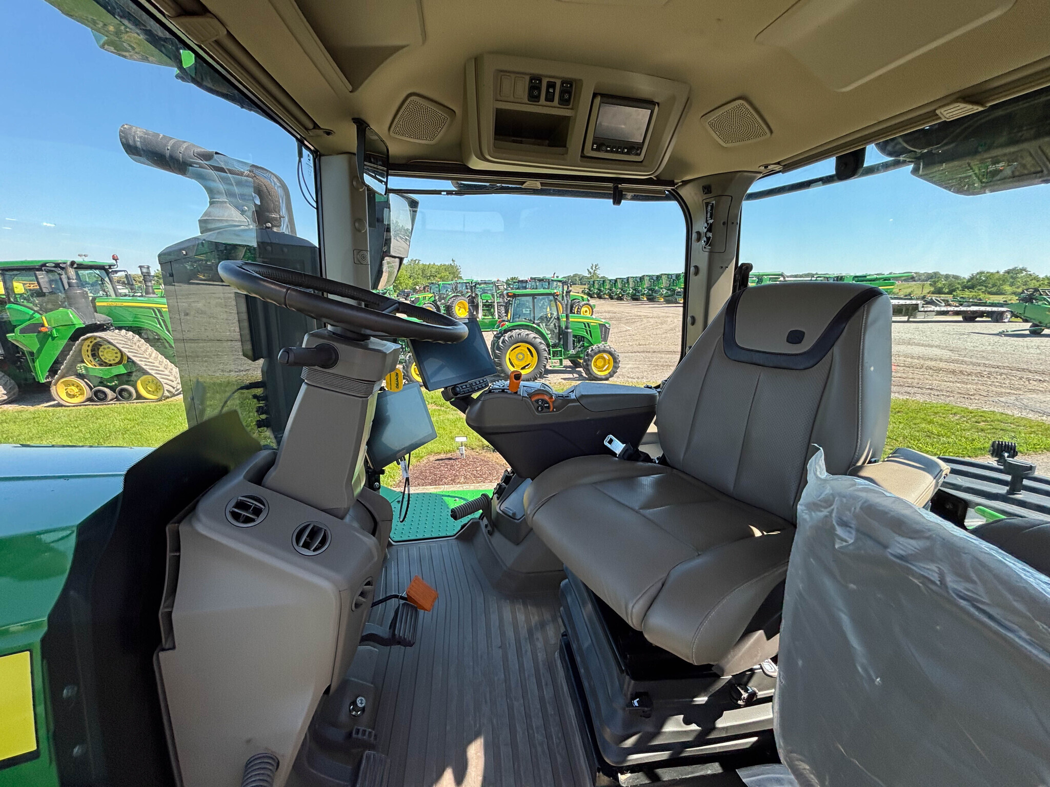 2025 John Deere 9RX 640 Tractor