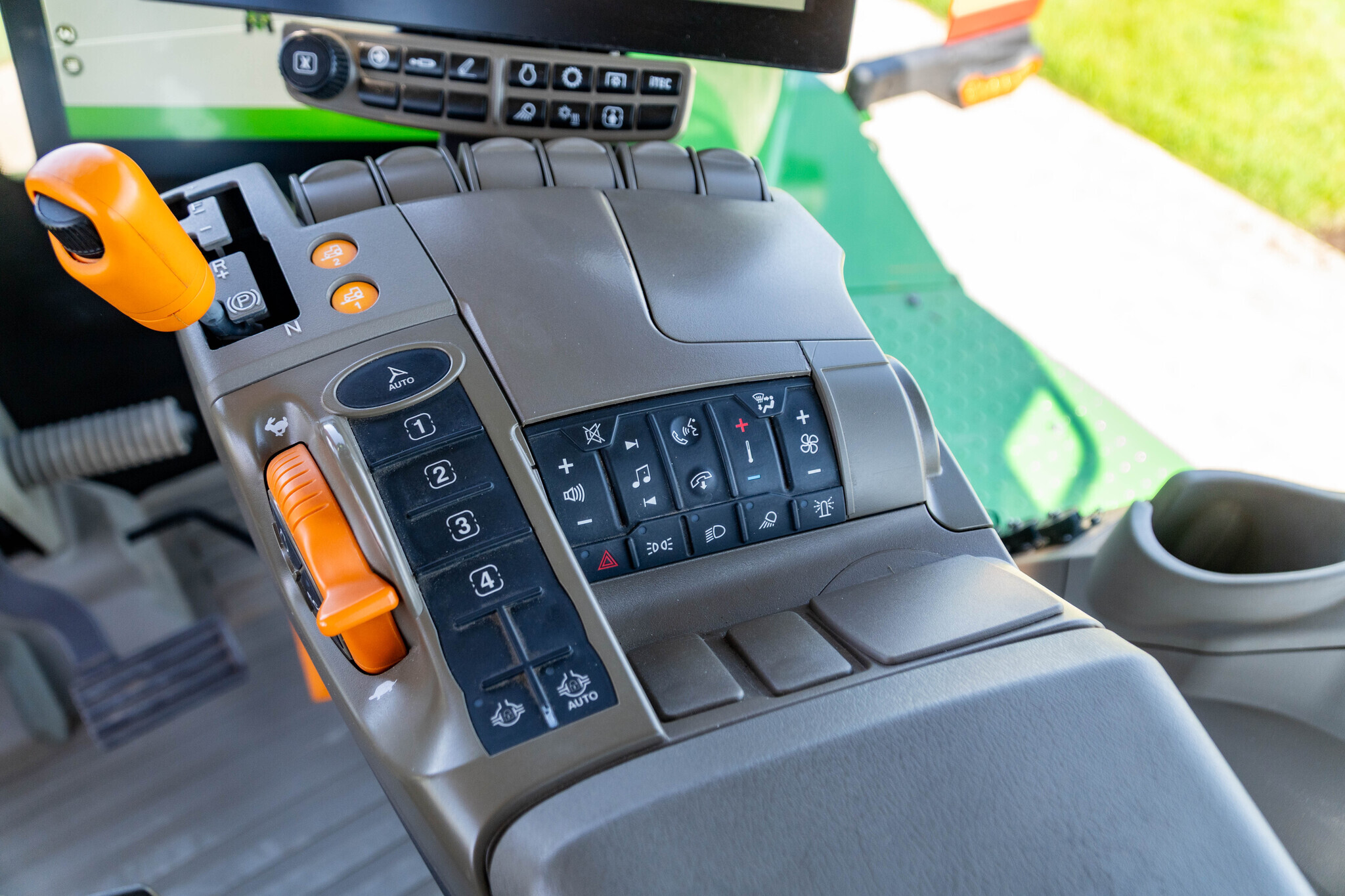 2025 John Deere 9RX 640 Tractor