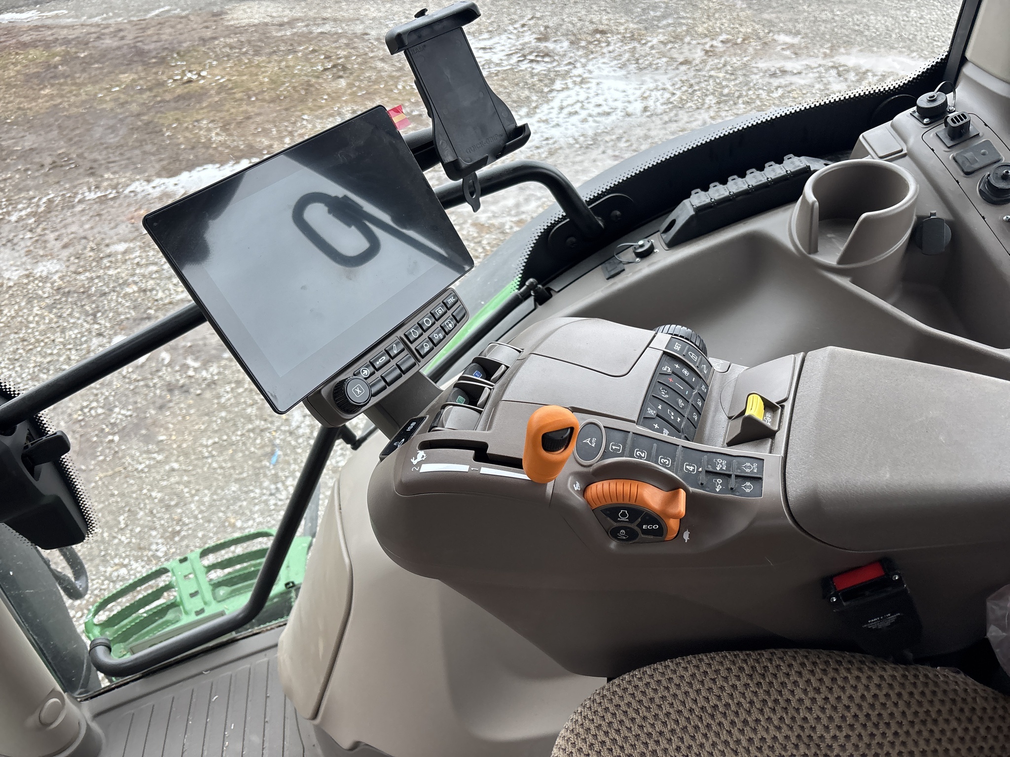 2024 John Deere 6R 195 Tractor