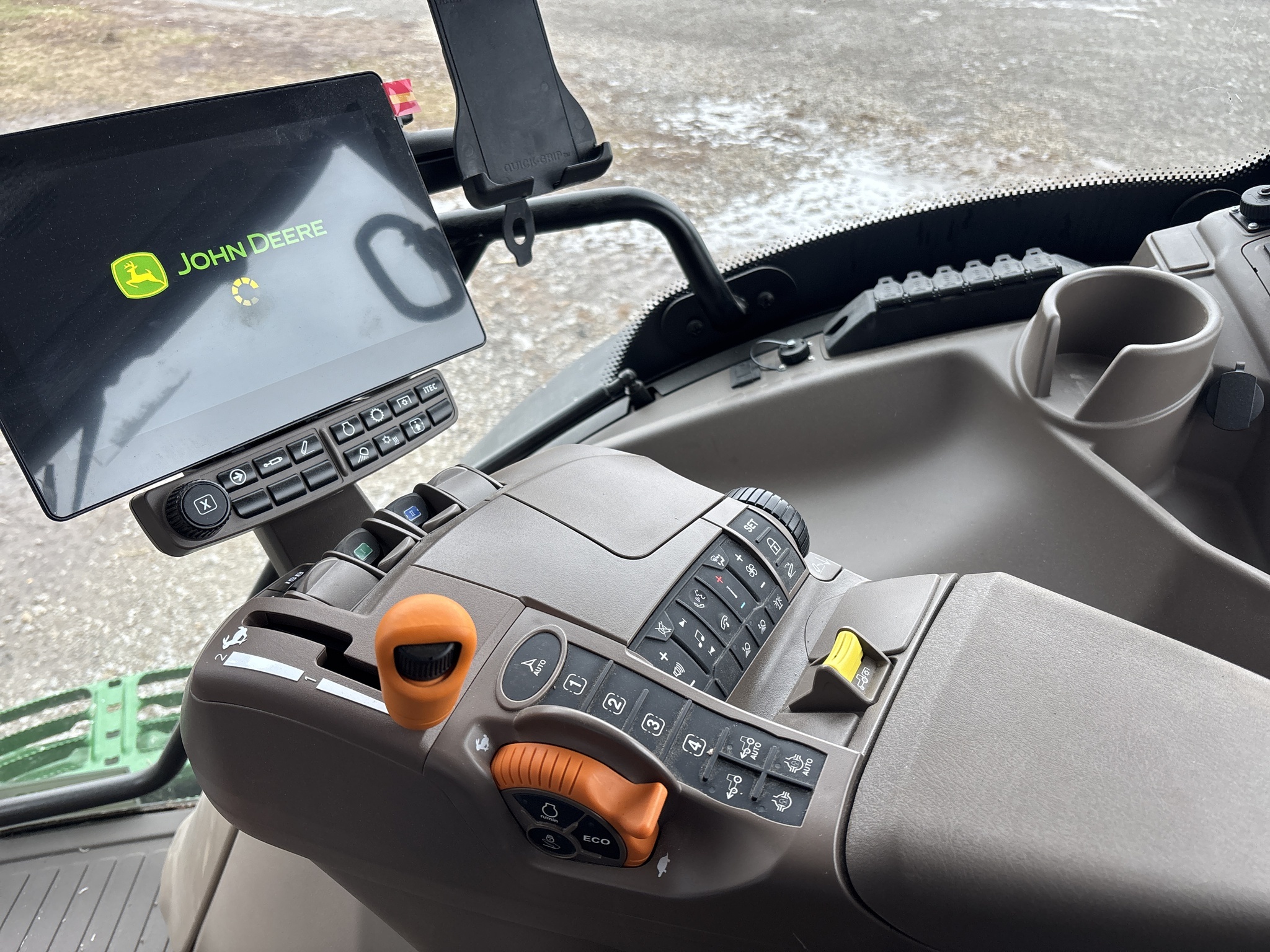 2024 John Deere 6R 195 Tractor