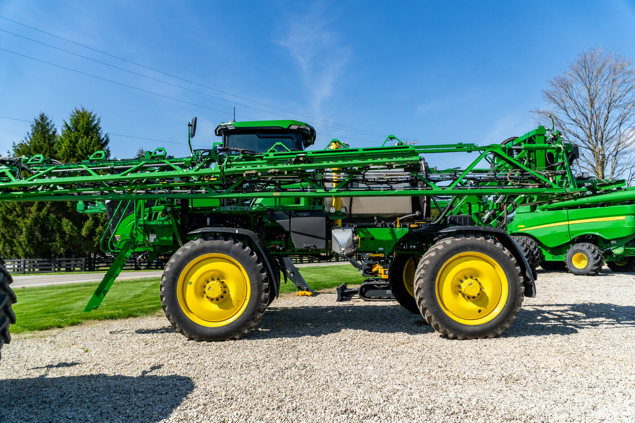 2025 John Deere 410R Self-Propelled Sprayer