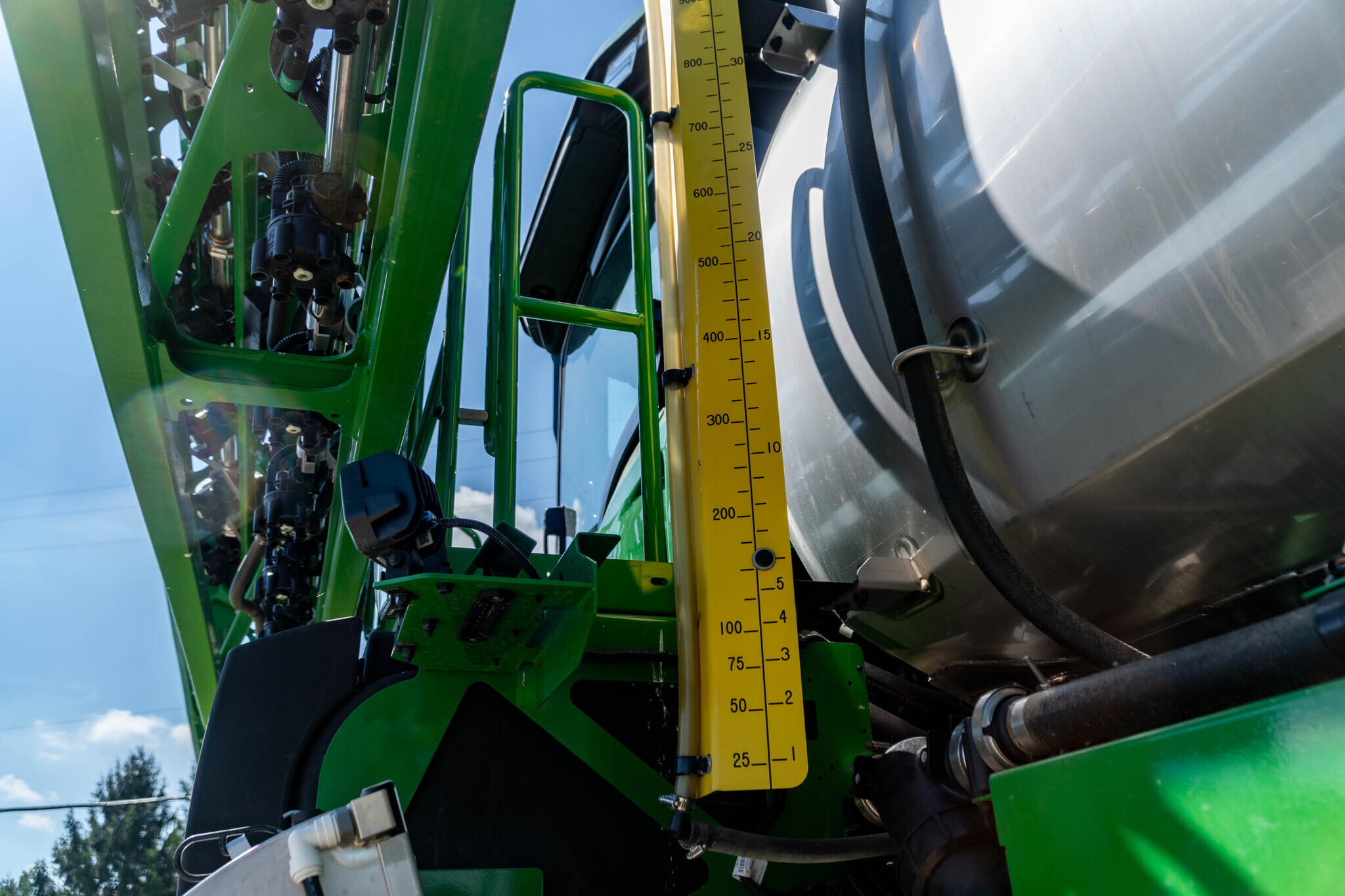 2025 John Deere 410R Self-Propelled Sprayer