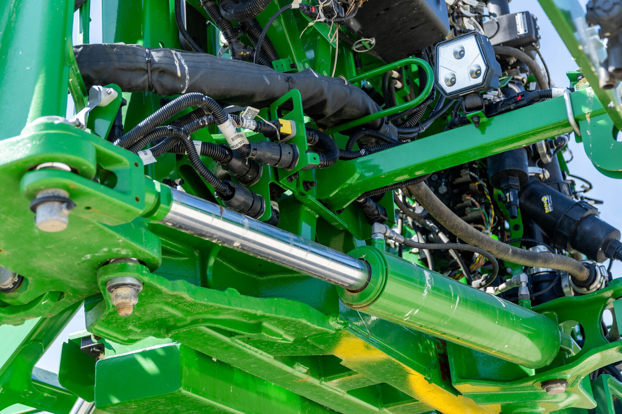 2025 John Deere 410R Self-Propelled Sprayer