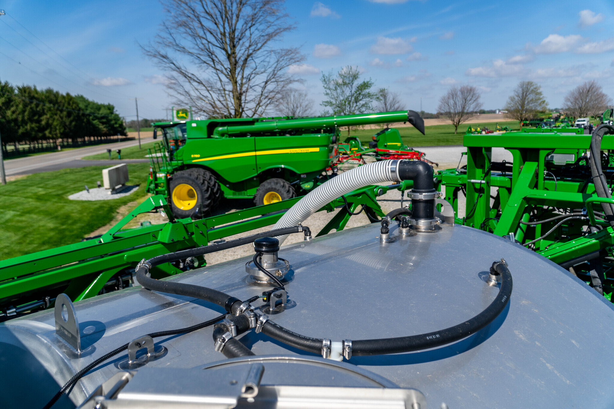 2025 John Deere 410R Self-Propelled Sprayer