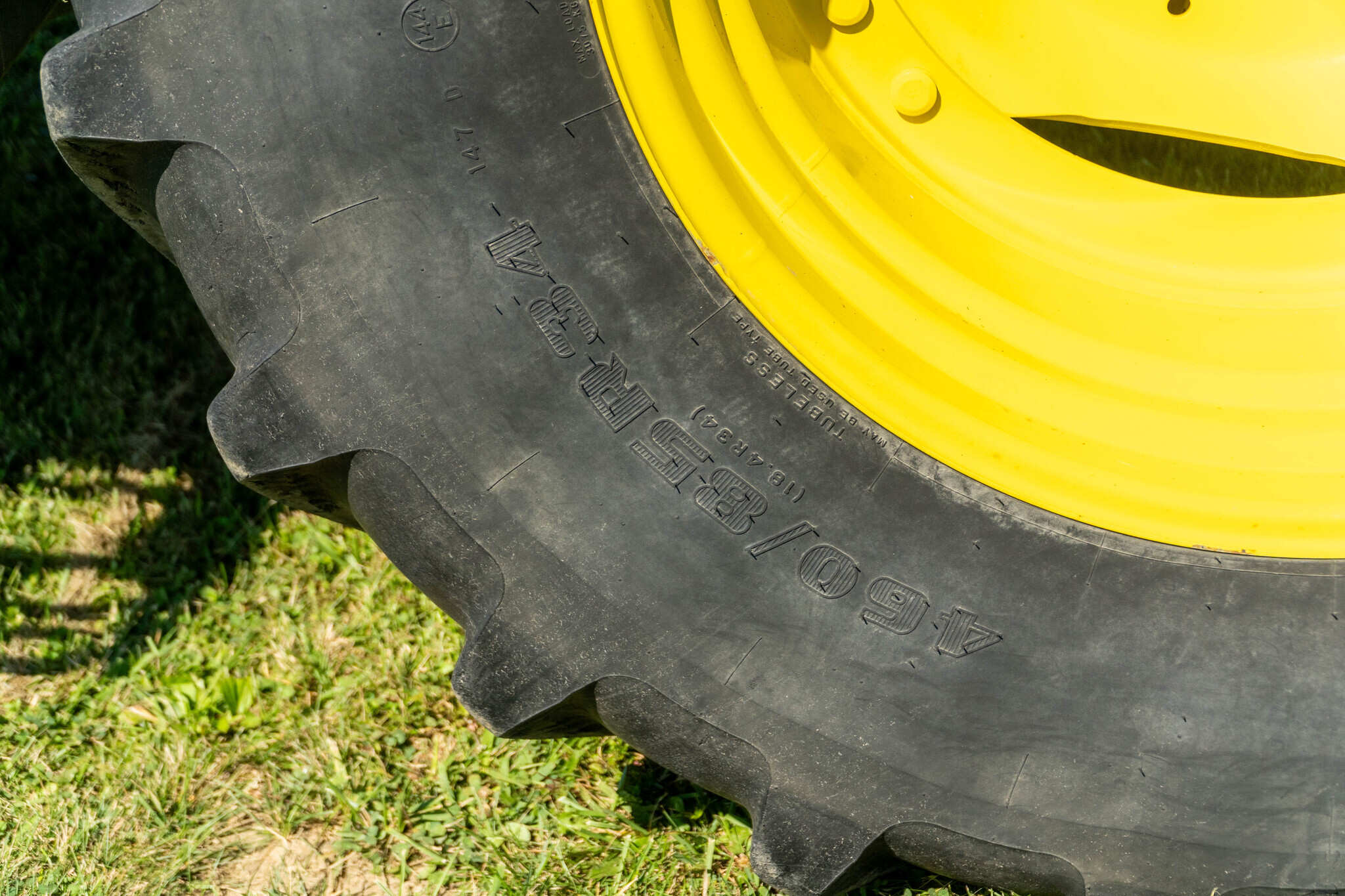 2013 John Deere 6115R Tractor