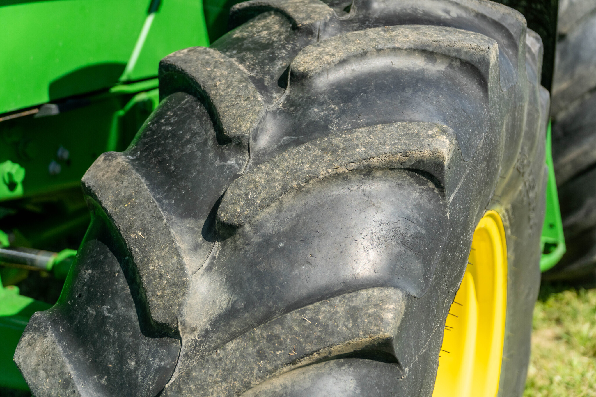 2013 John Deere 6115R Tractor