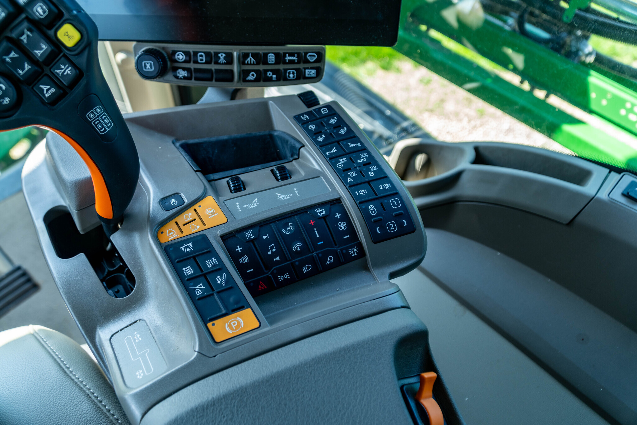 2025 John Deere 410R Self-Propelled Sprayer