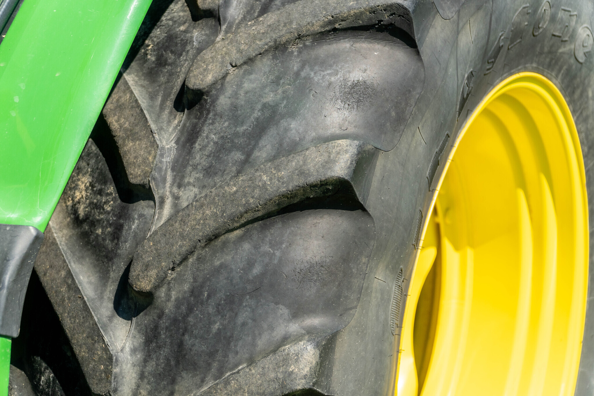 2013 John Deere 6115R Tractor