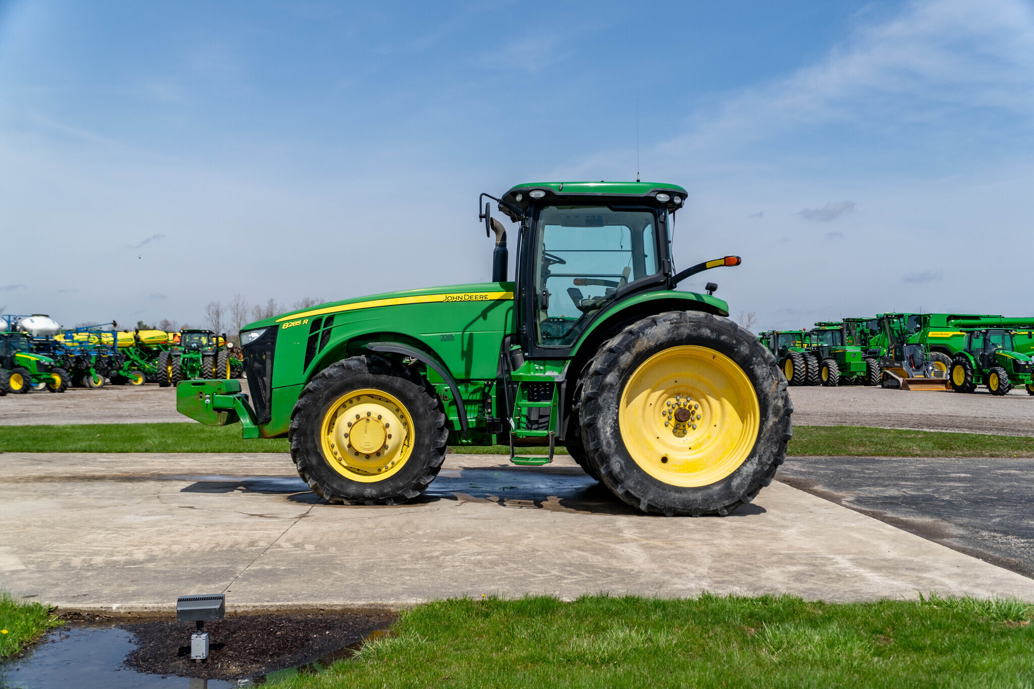 2013 John Deere 8285R Tractor