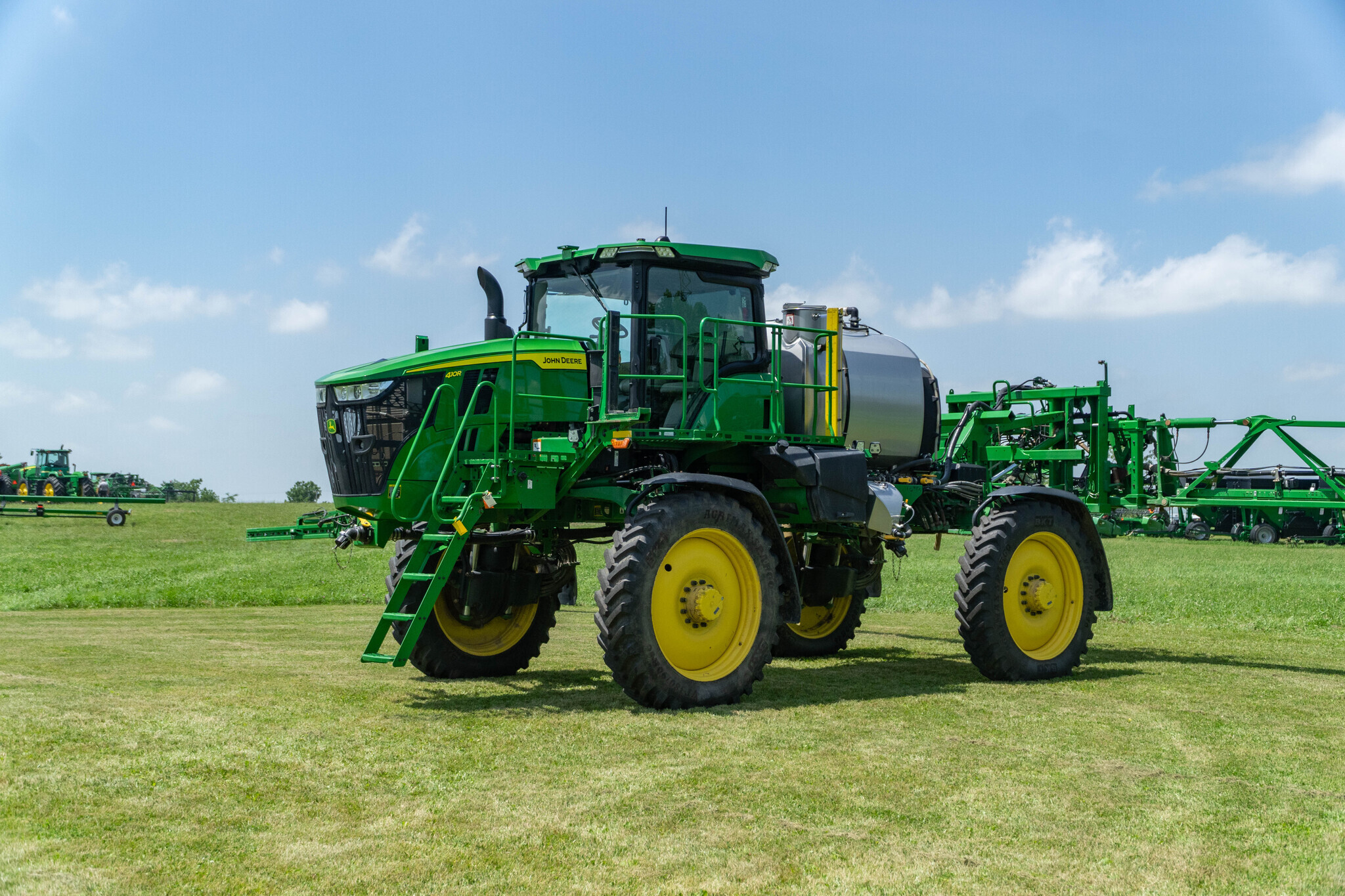 2022 John Deere 410R Self-Propelled Sprayer
