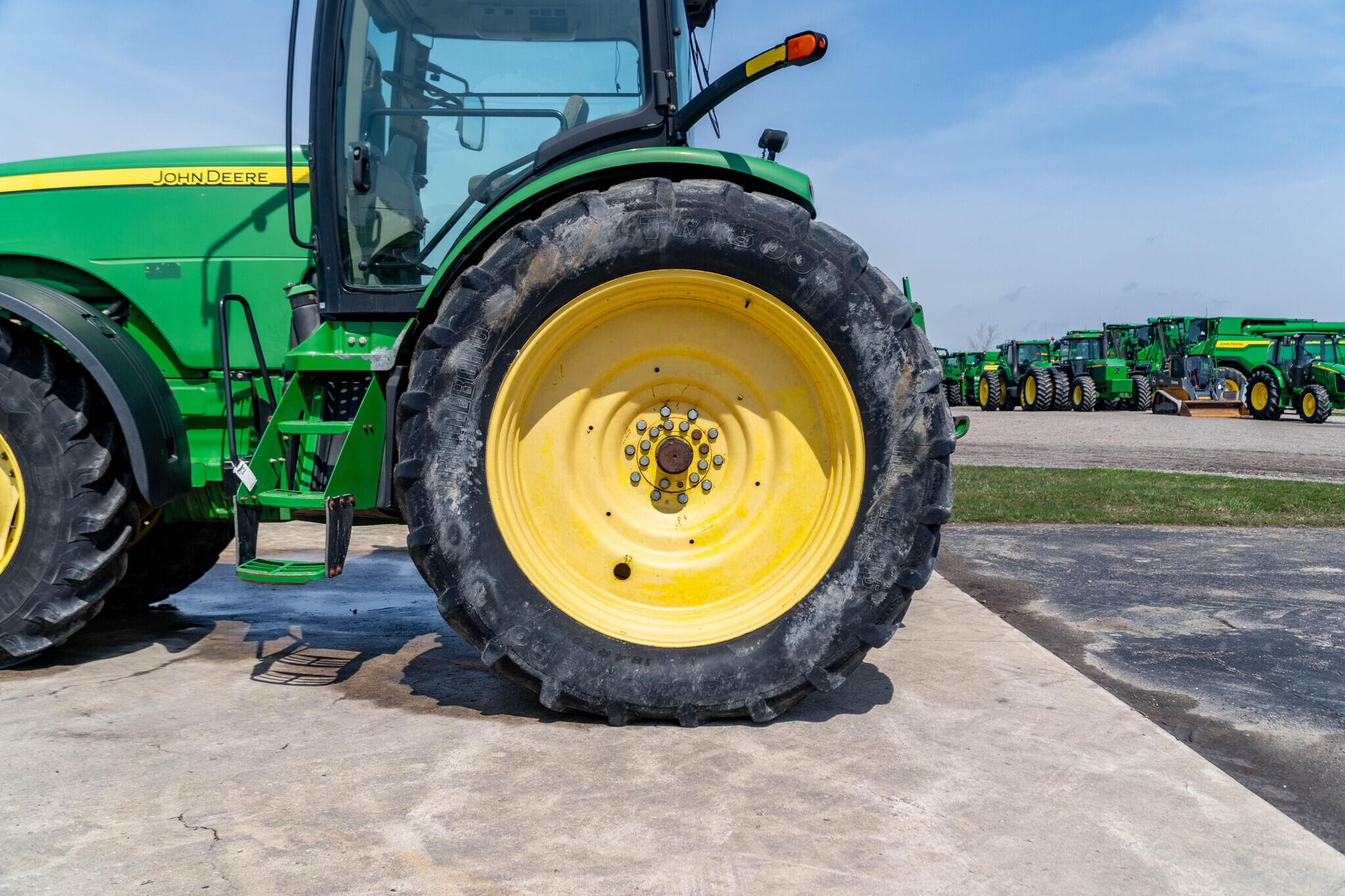 2013 John Deere 8285R Tractor