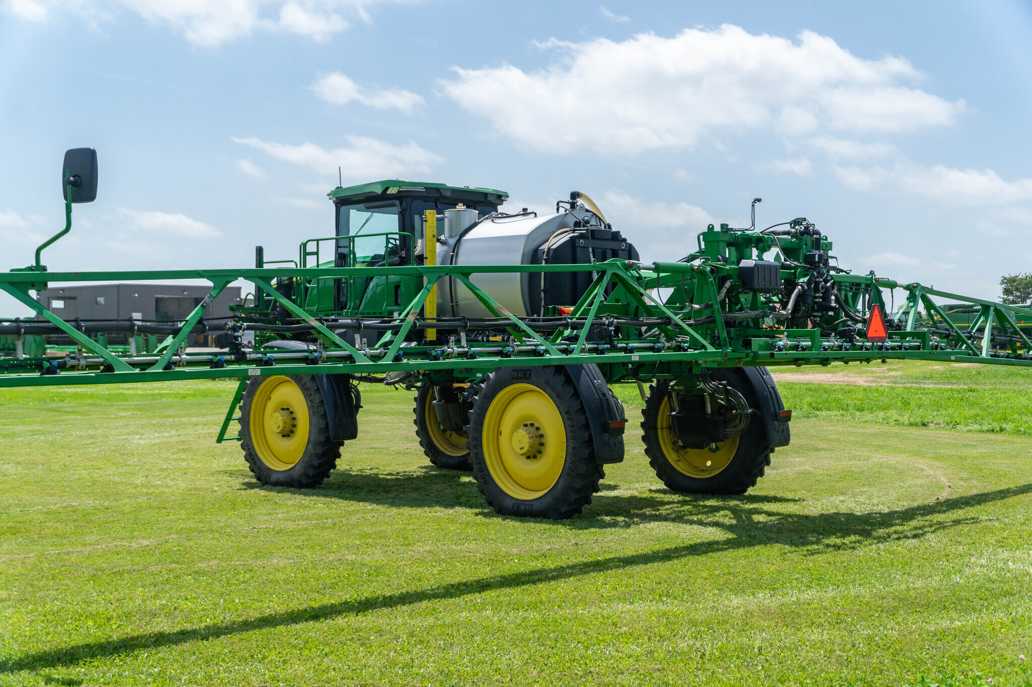 2022 John Deere 410R Self-Propelled Sprayer
