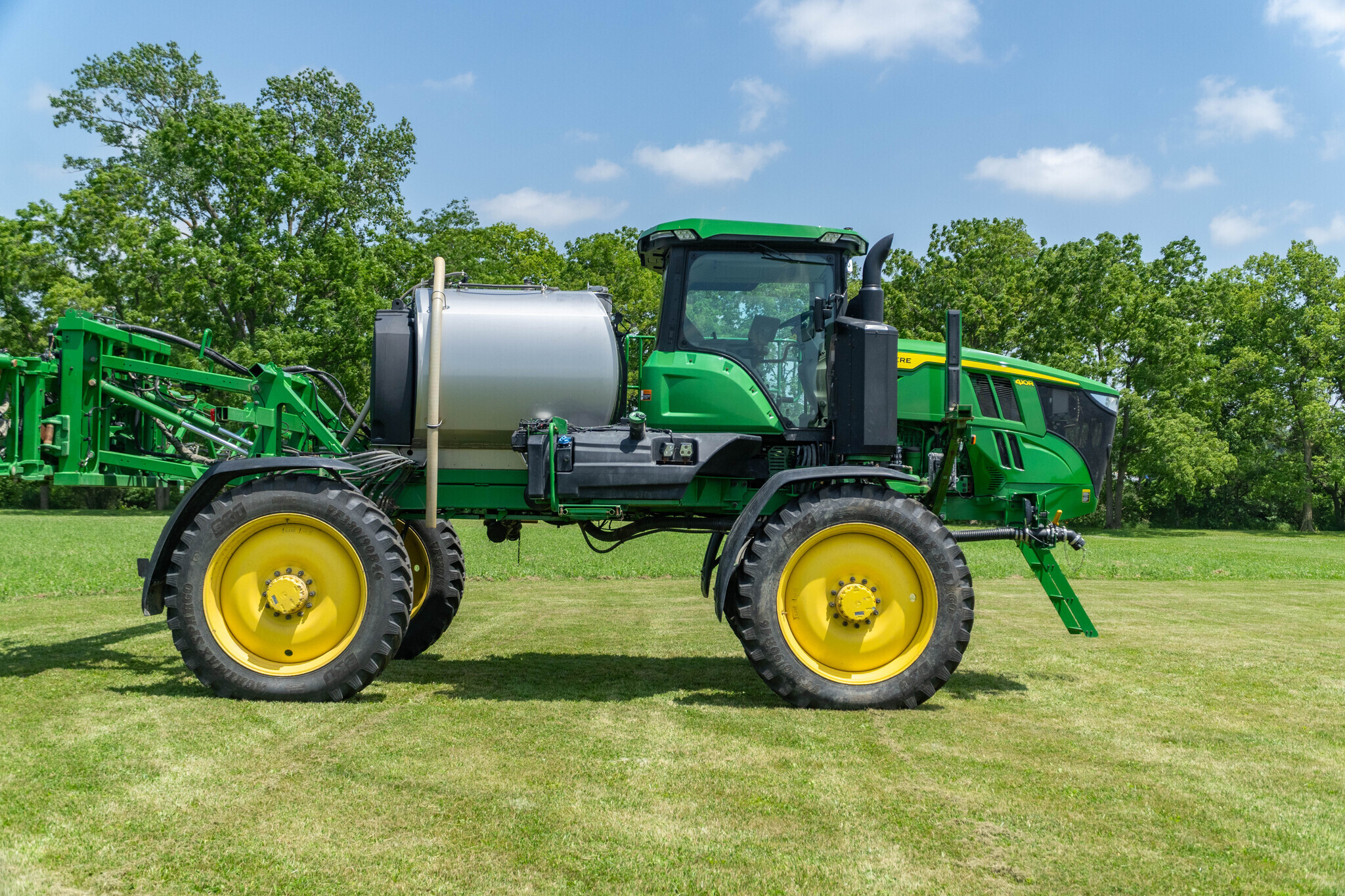2022 John Deere 410R Self-Propelled Sprayer