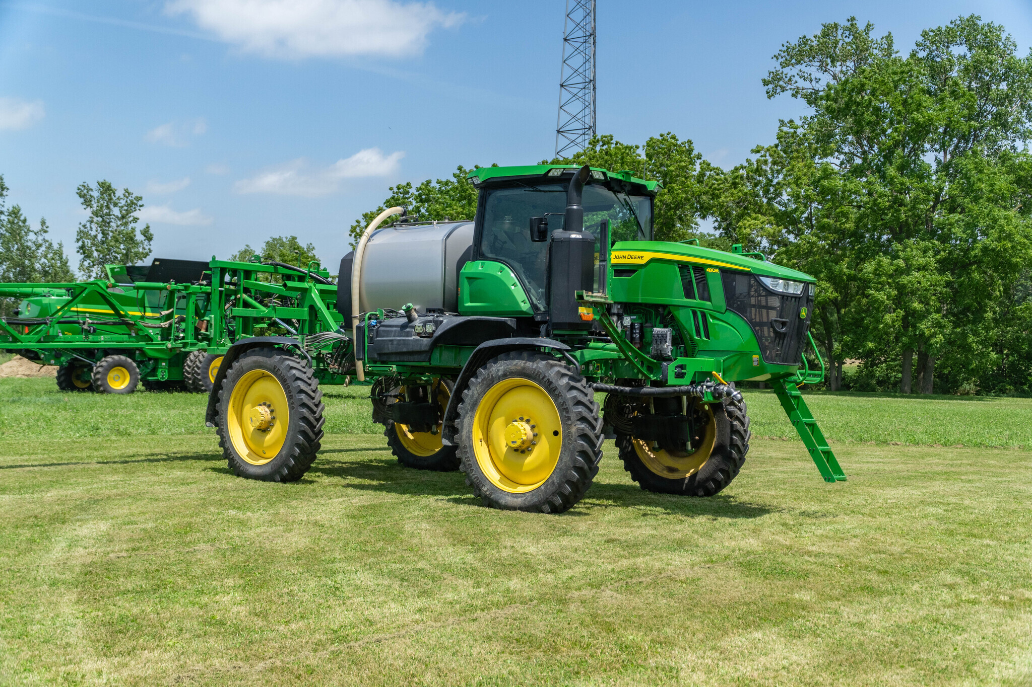 2022 John Deere 410R Self-Propelled Sprayer