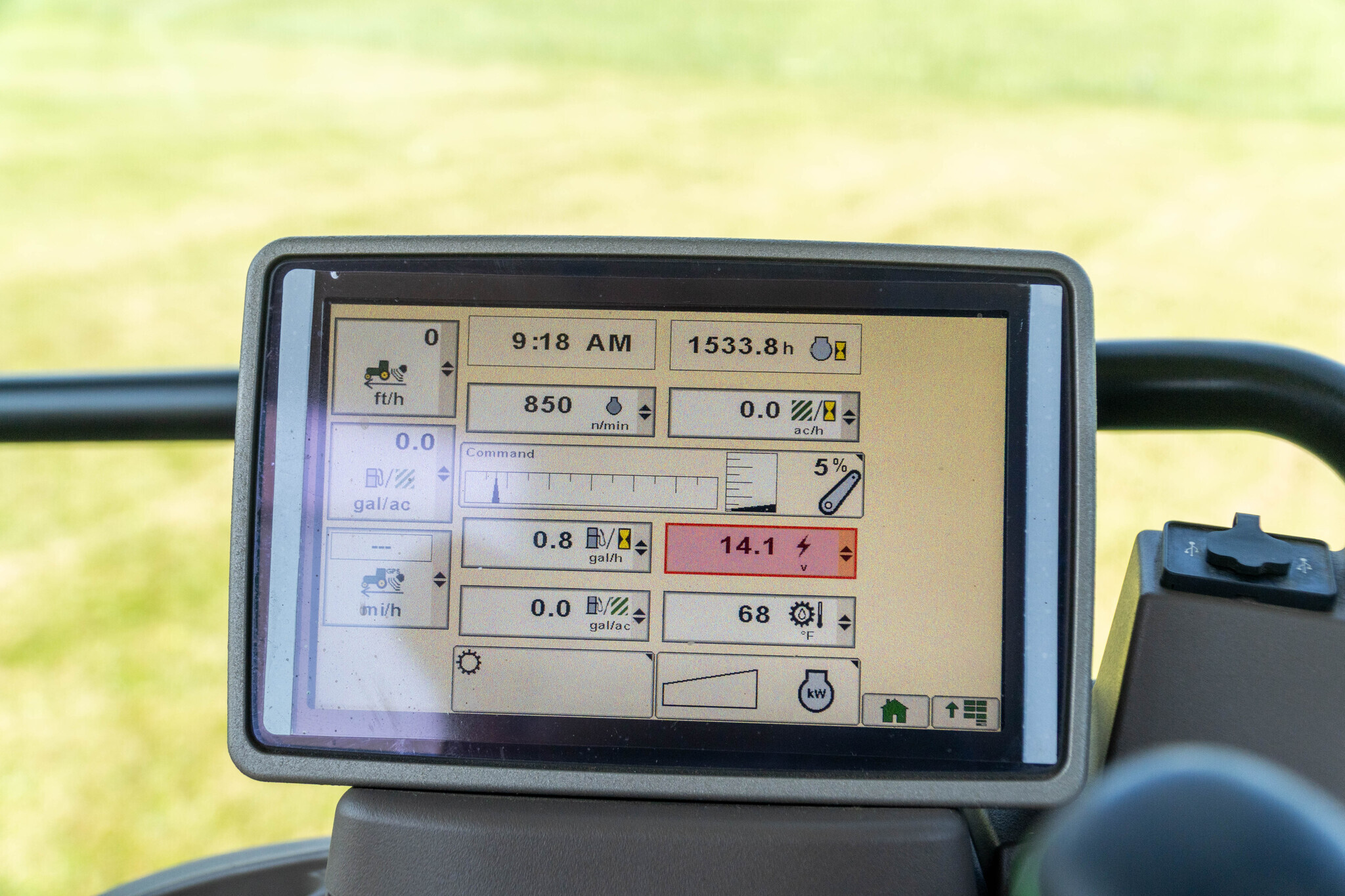 2013 John Deere 6115R Tractor