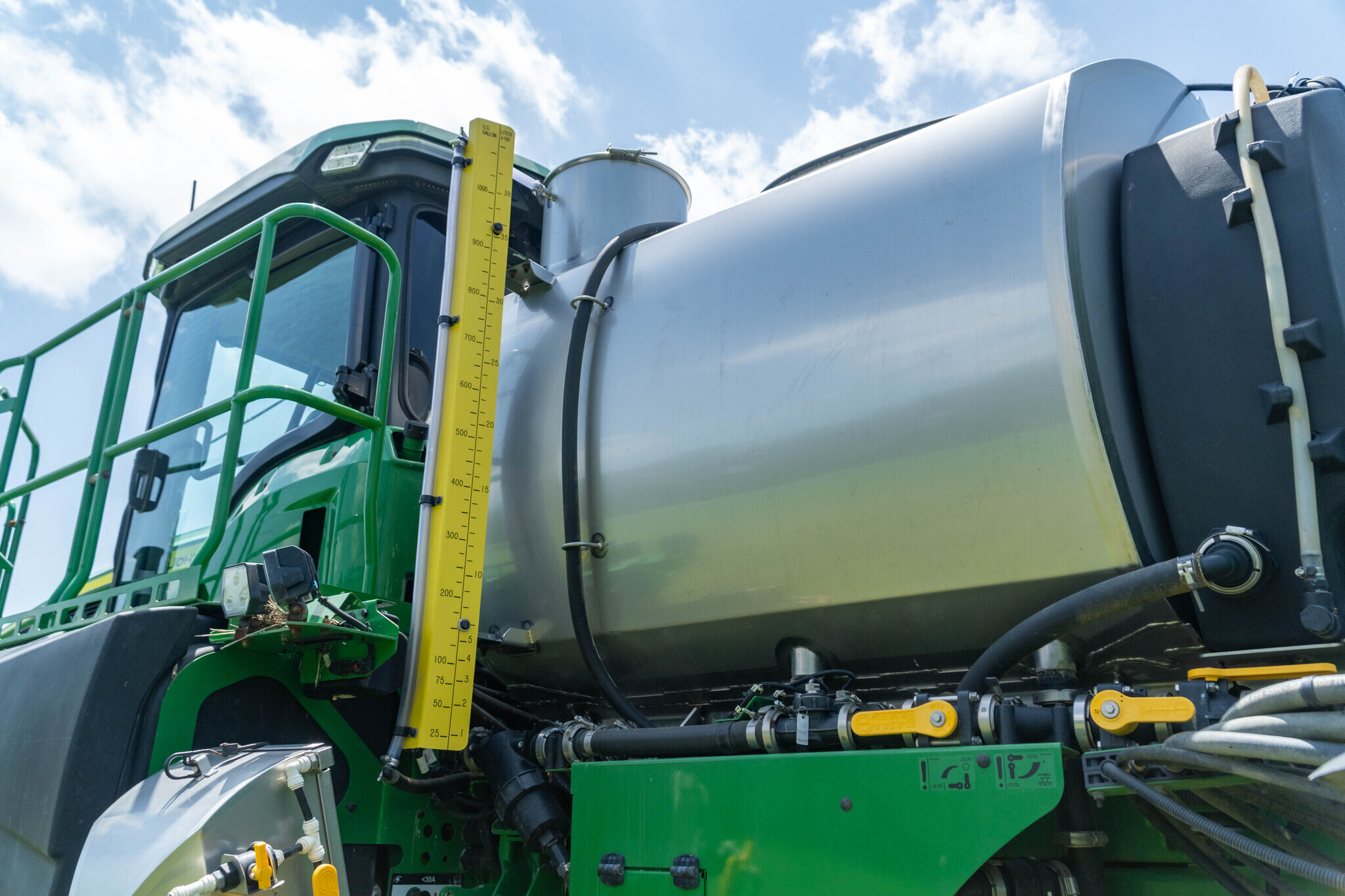 2022 John Deere 410R Self-Propelled Sprayer