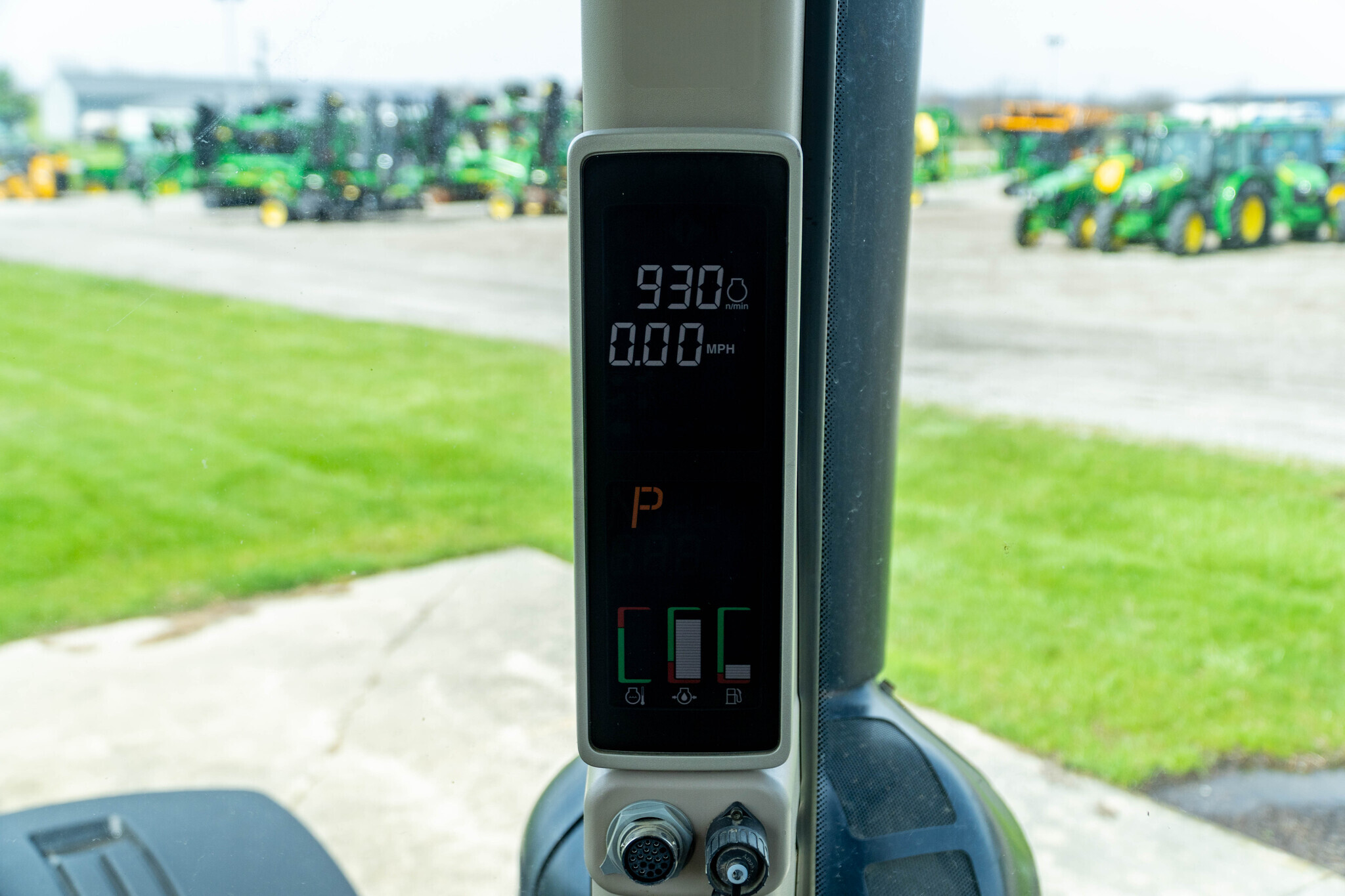 2013 John Deere 8285R Tractor
