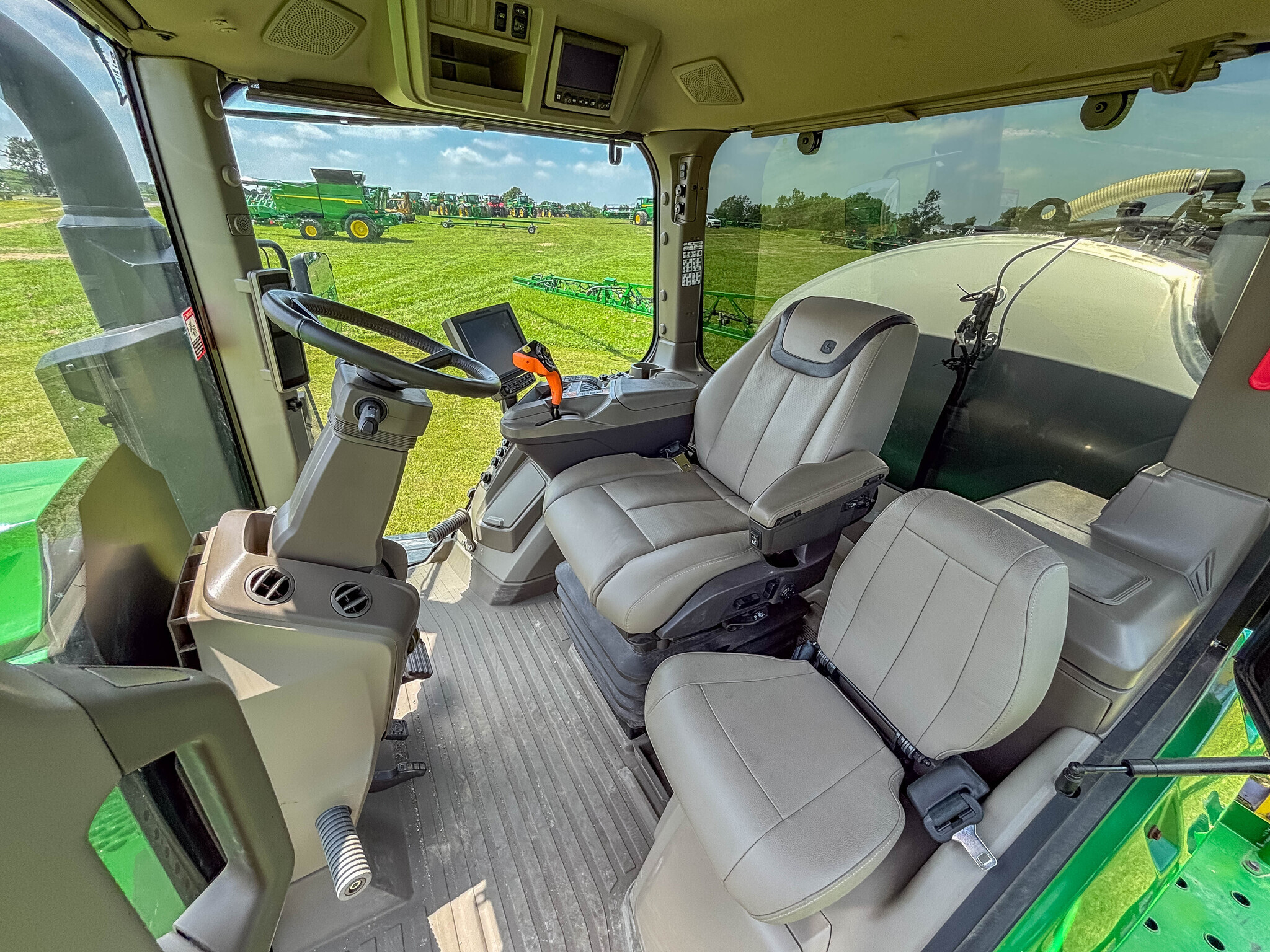 2022 John Deere 410R Self-Propelled Sprayer