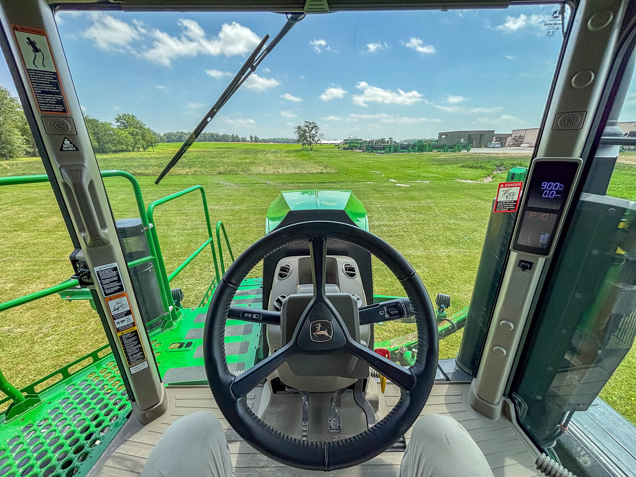 2022 John Deere 410R Self-Propelled Sprayer