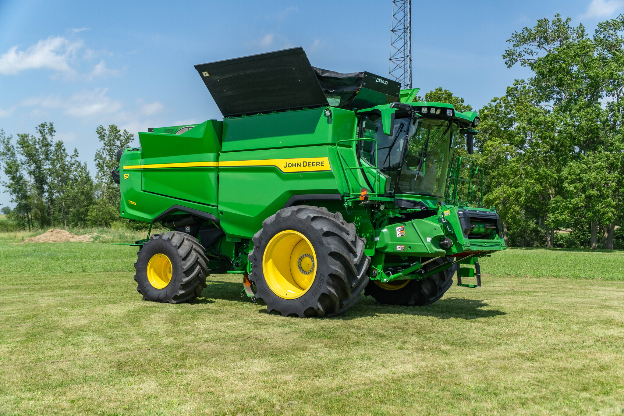 2025 John Deere S7 700 Combine