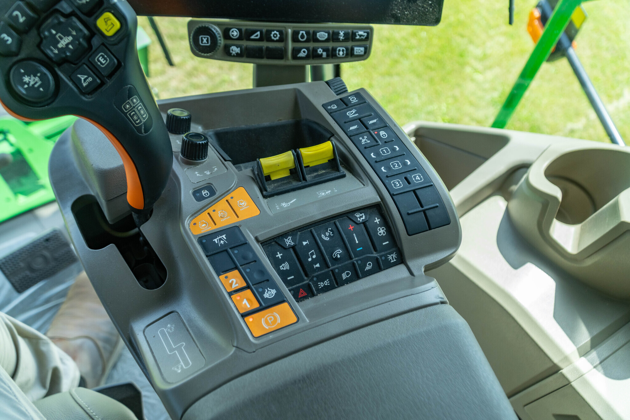 2025 John Deere S7 700 Combine