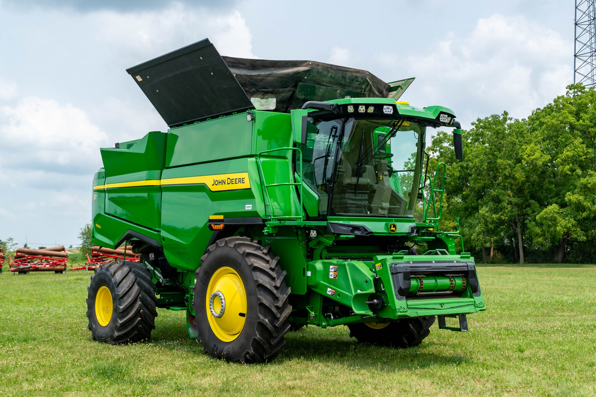 2025 John Deere S7 600 Combine