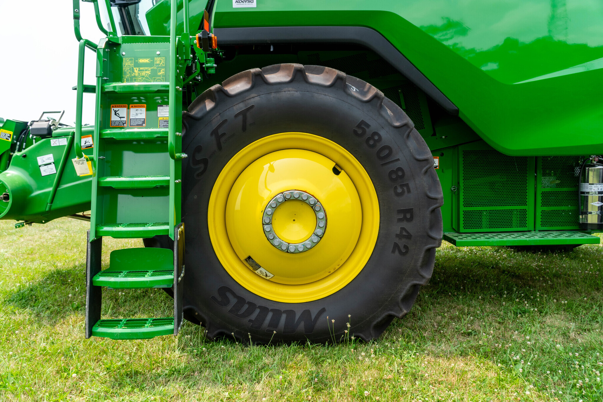 2025 John Deere S7 600 Combine