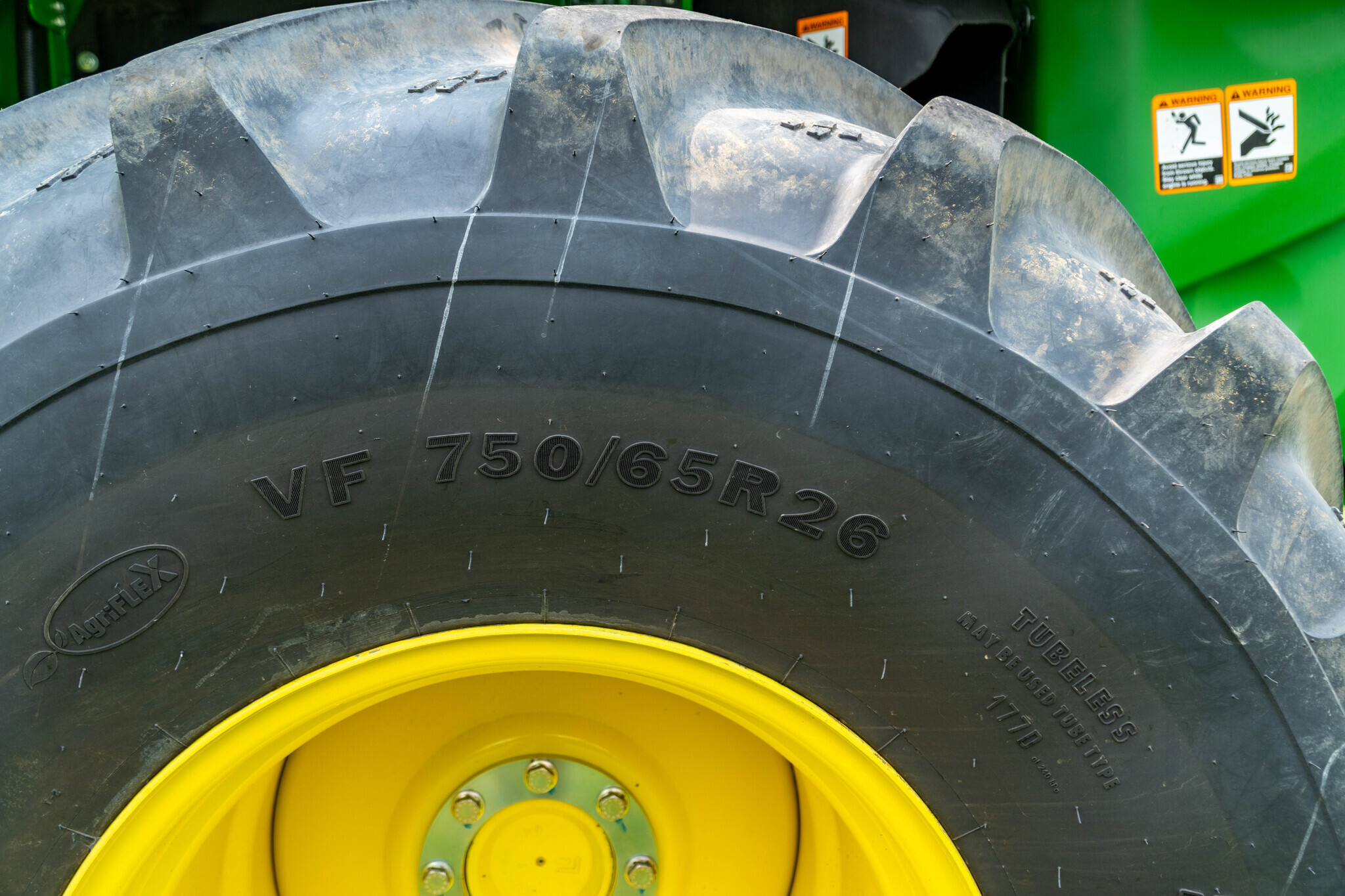 2025 John Deere S7 600 Combine