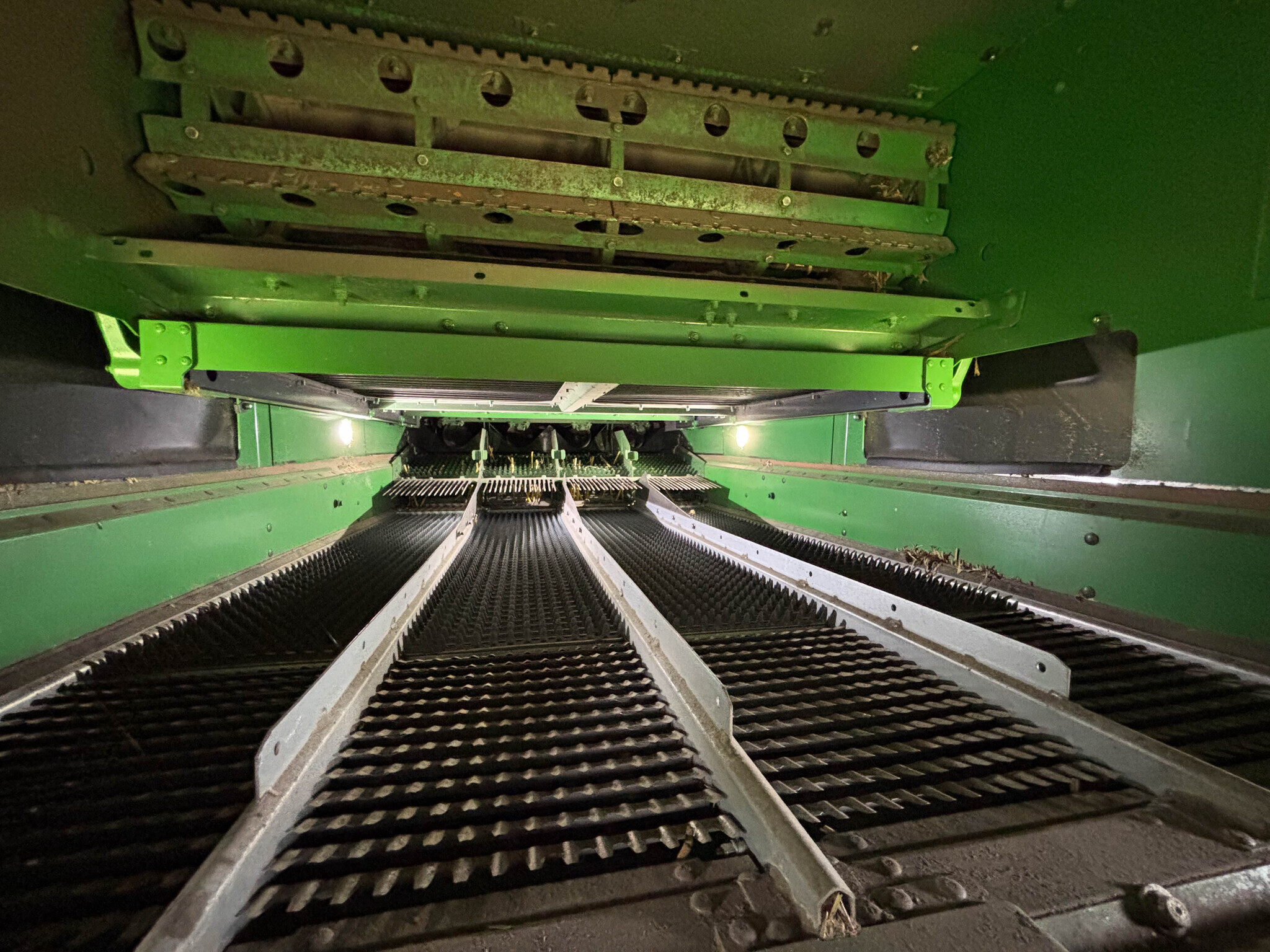 2025 John Deere S7 600 Combine