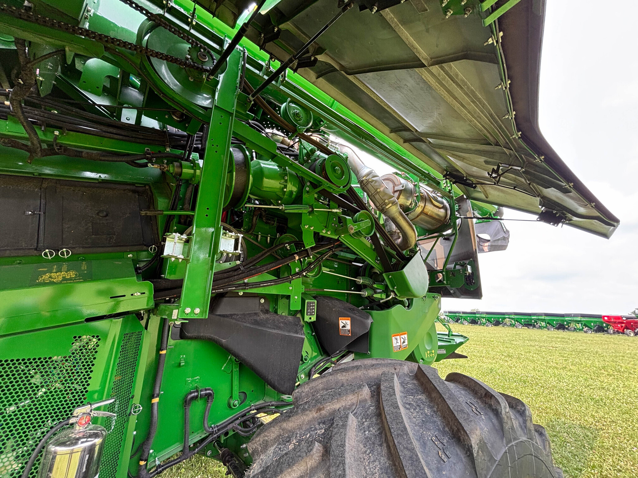 2025 John Deere S7 600 Combine