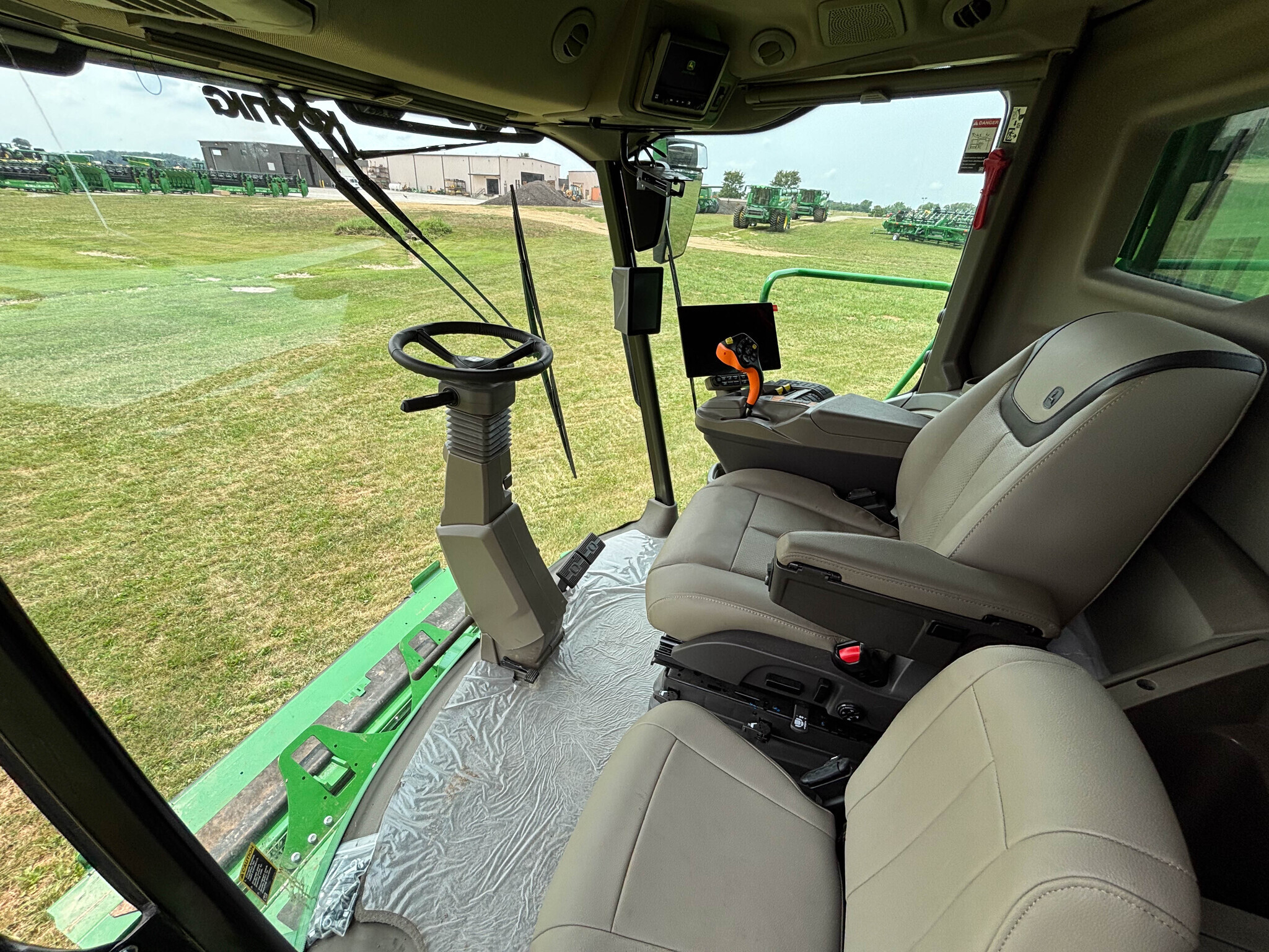 2025 John Deere S7 600 Combine