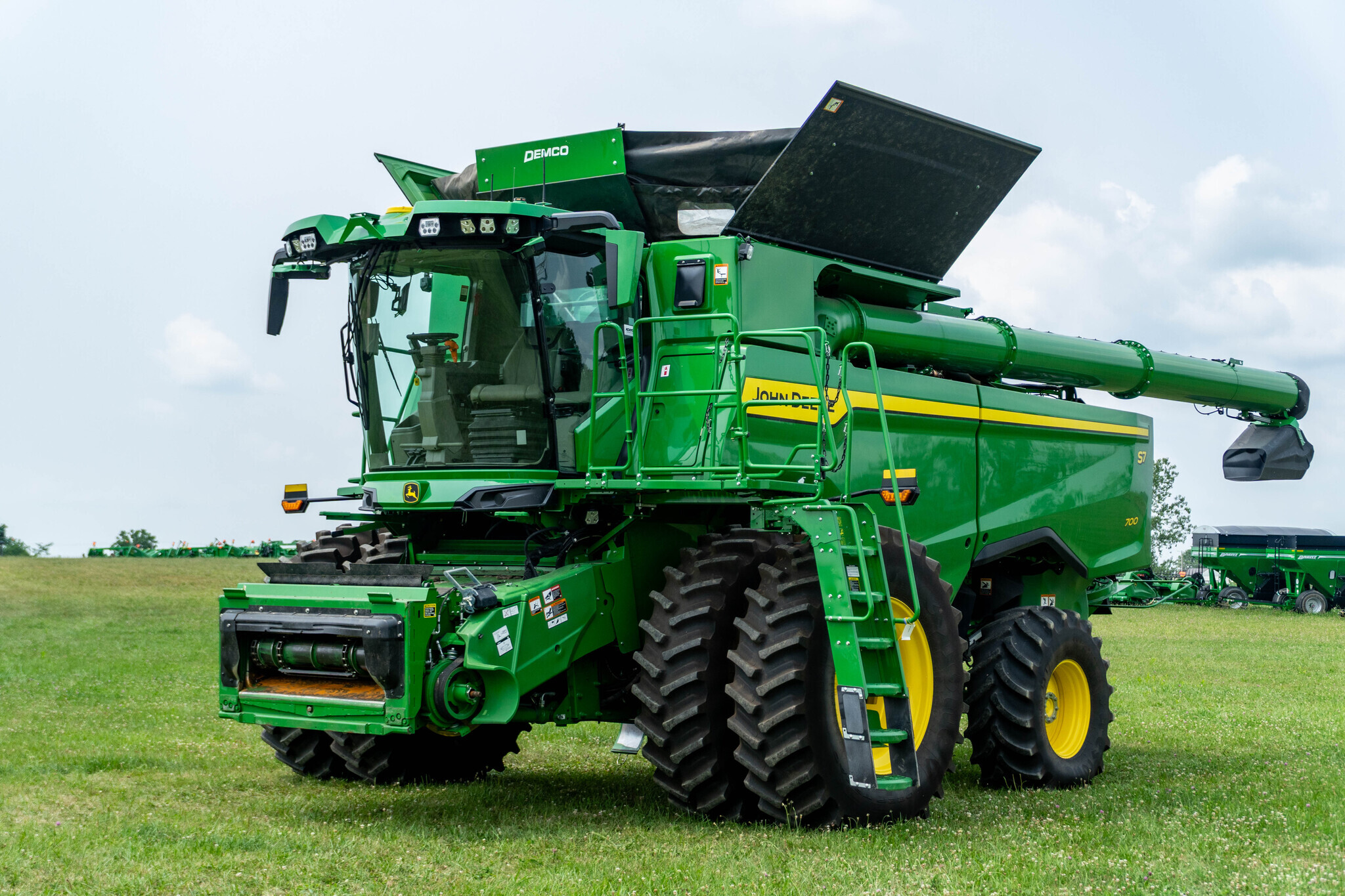 2025 John Deere S7 700 Combine