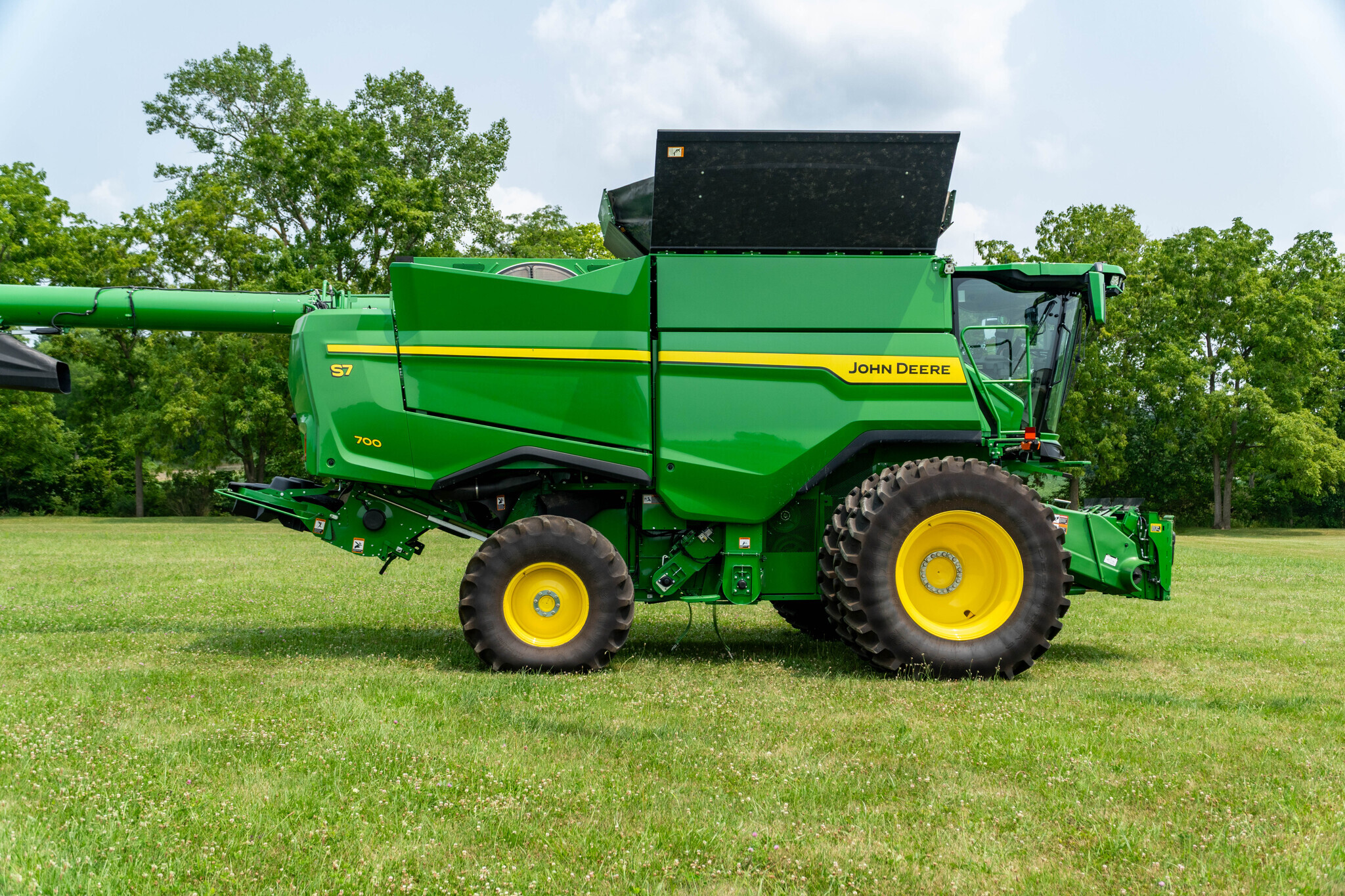 2025 John Deere S7 700 Combine
