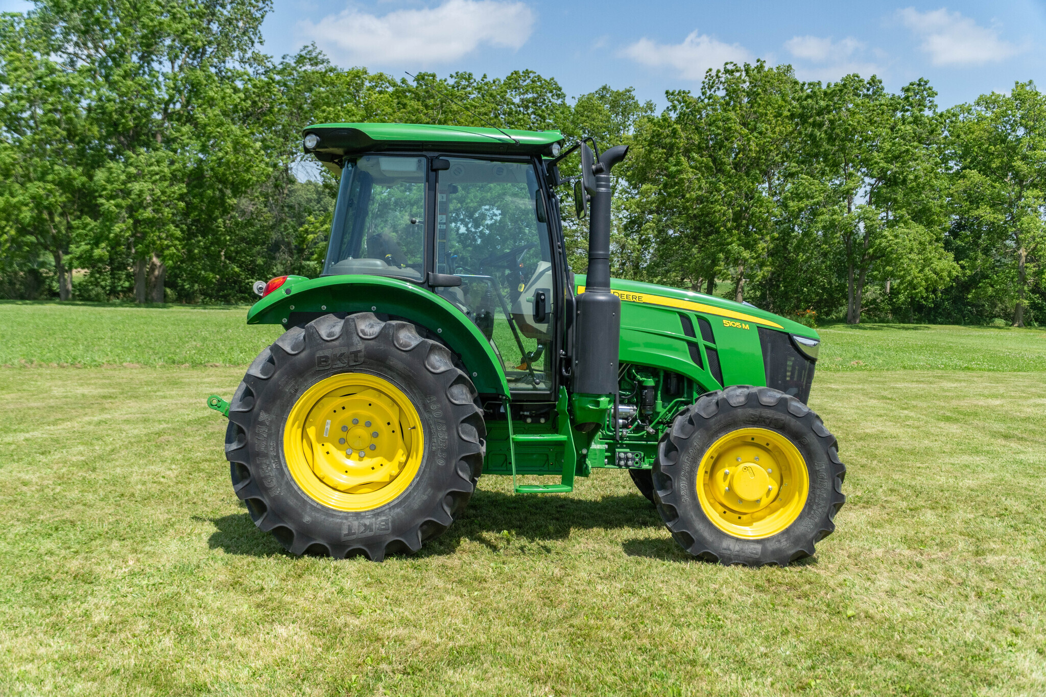 2023 John Deere 5105M Tractor