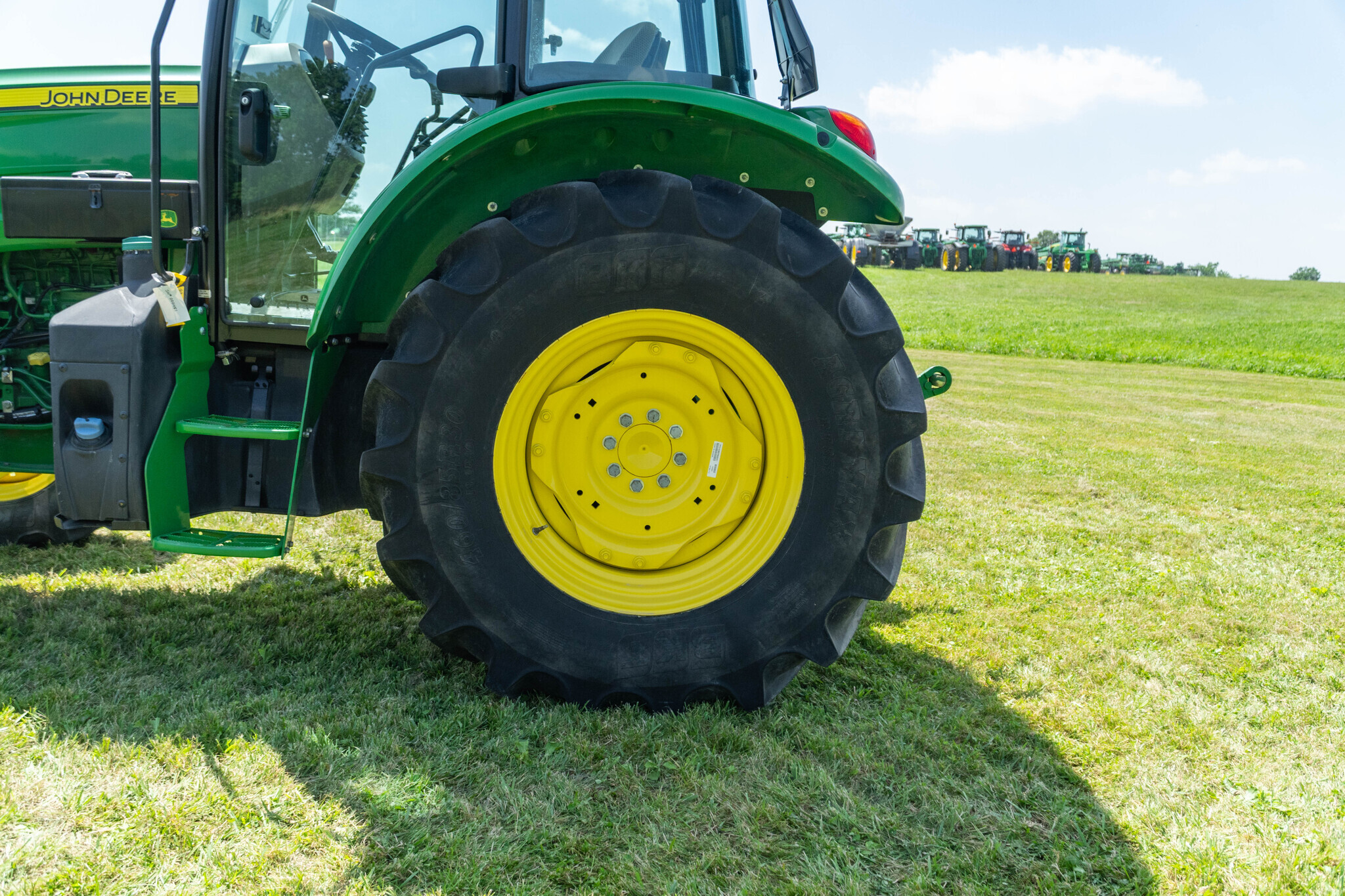2023 John Deere 5105M Tractor