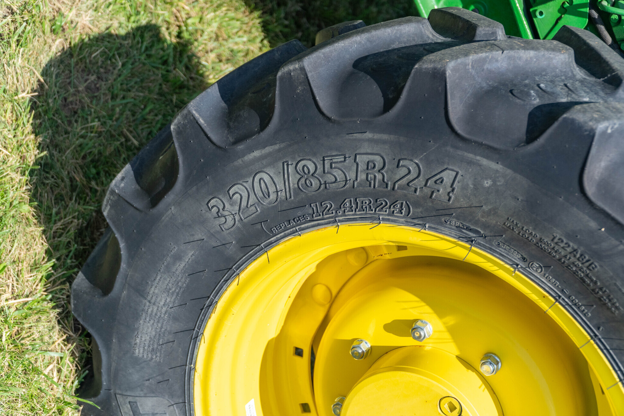 2023 John Deere 5105M Tractor