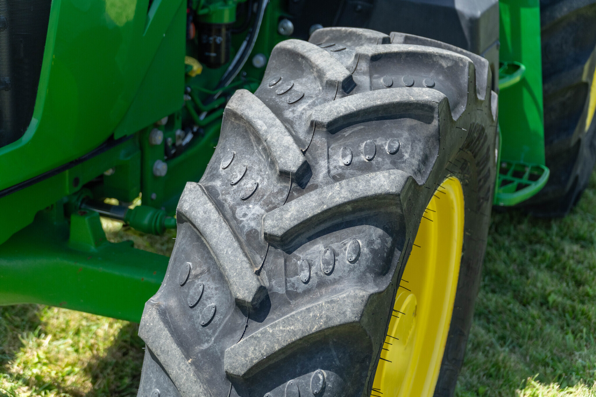 2023 John Deere 5105M Tractor