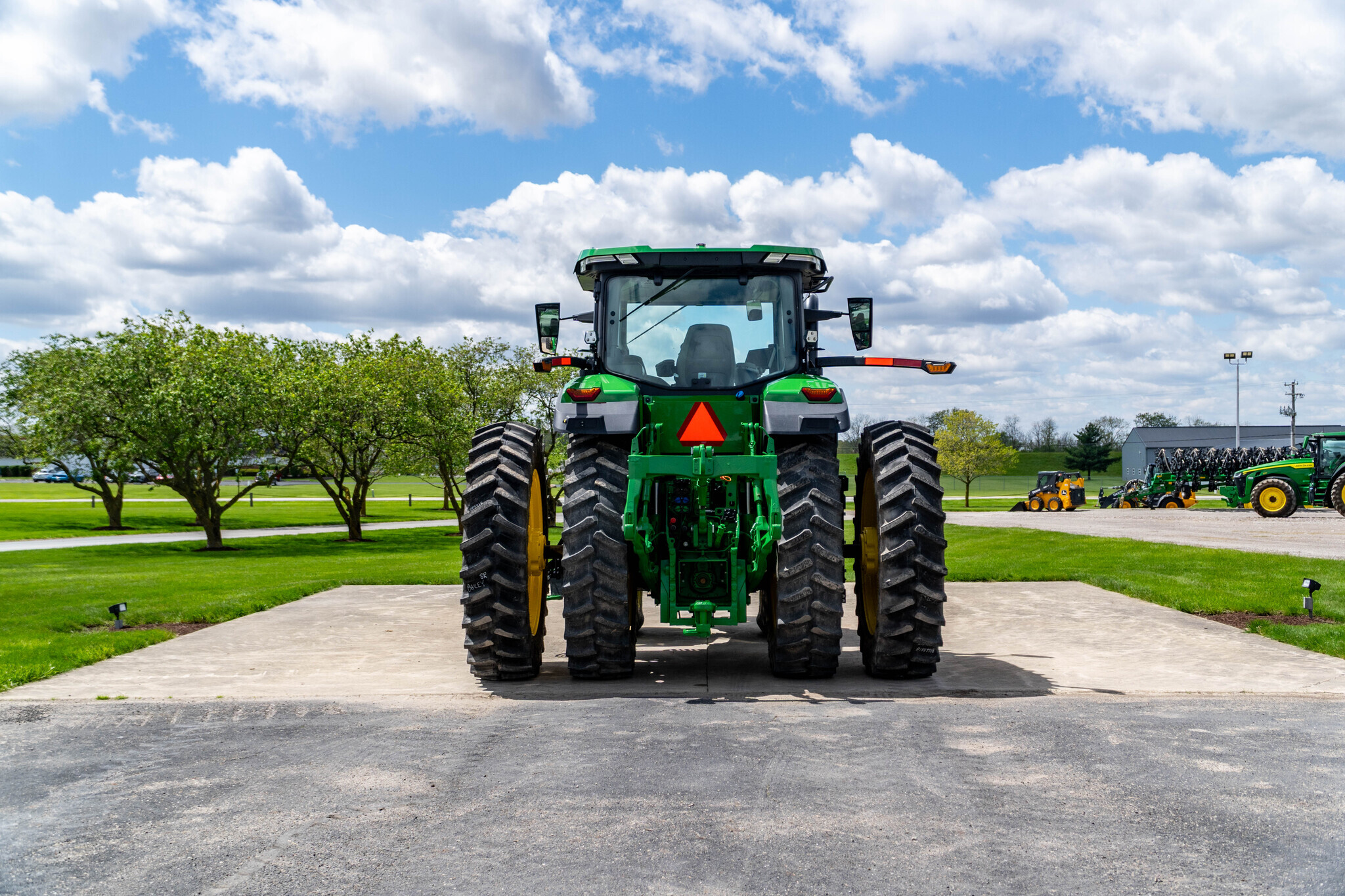 2023 John Deere 8R 250 Tractor