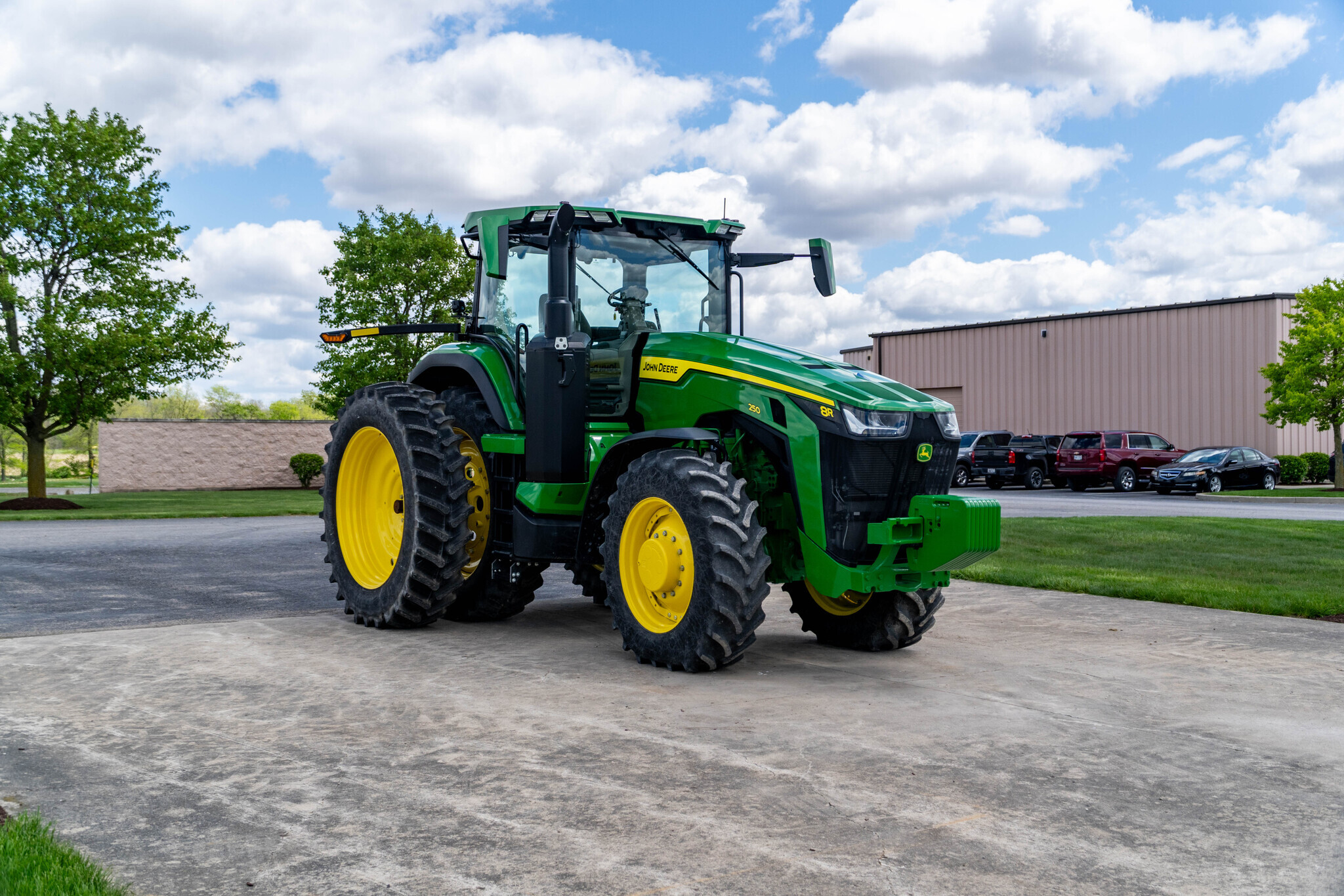 2023 John Deere 8R 250 Tractor