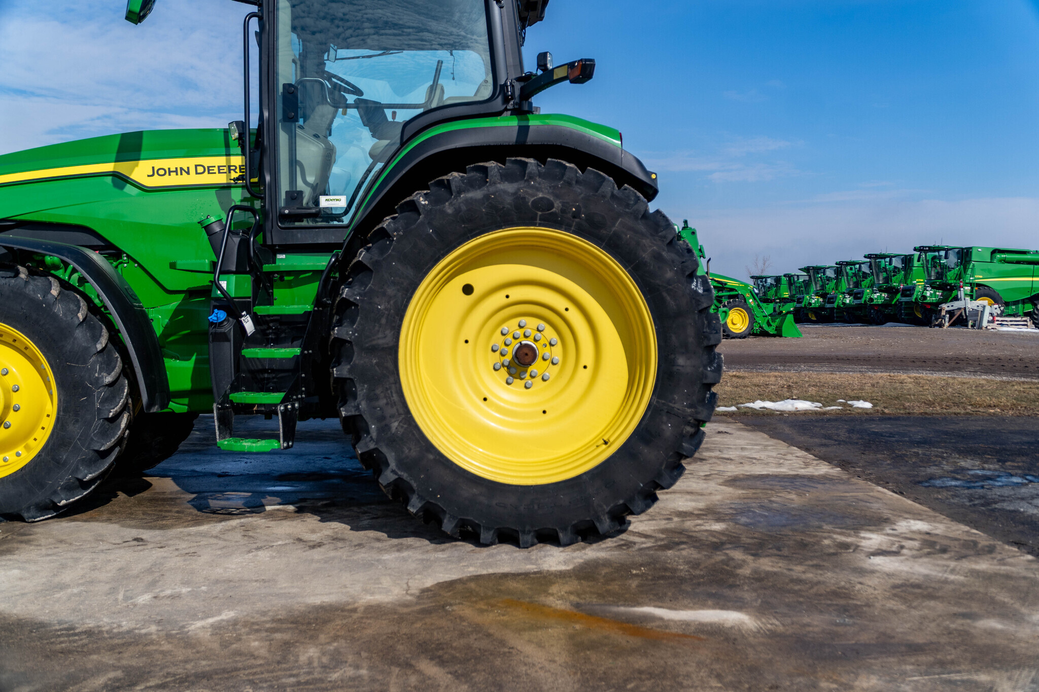 2023 John Deere 8R 250 Tractor