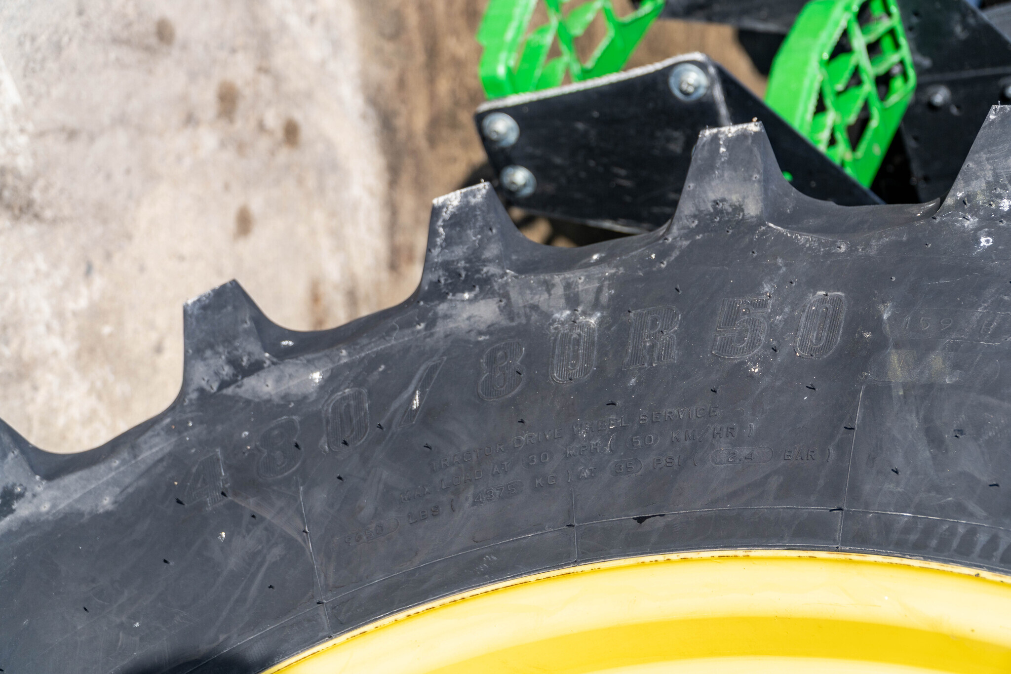 2023 John Deere 8R 250 Tractor
