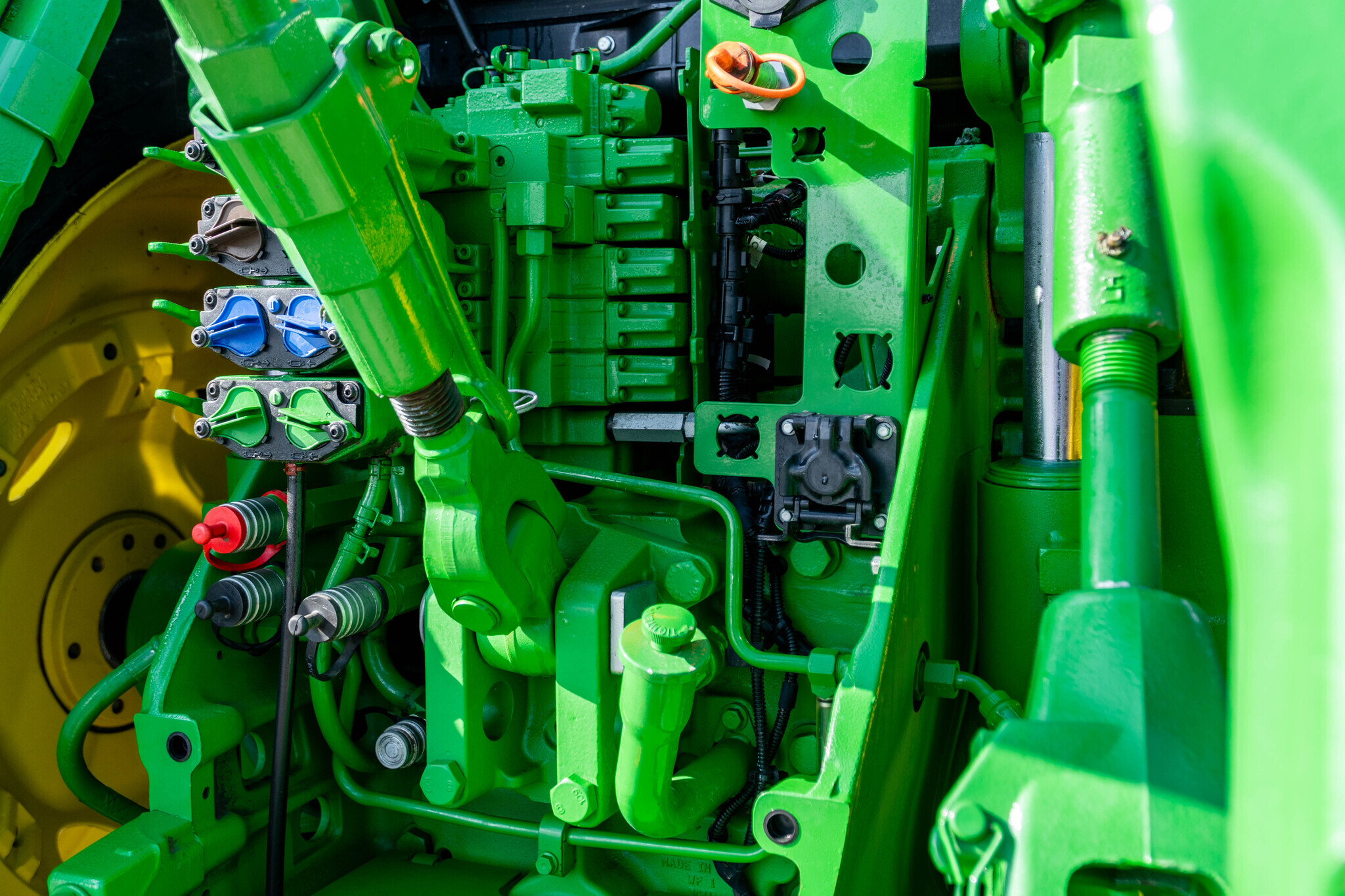 2023 John Deere 8R 250 Tractor