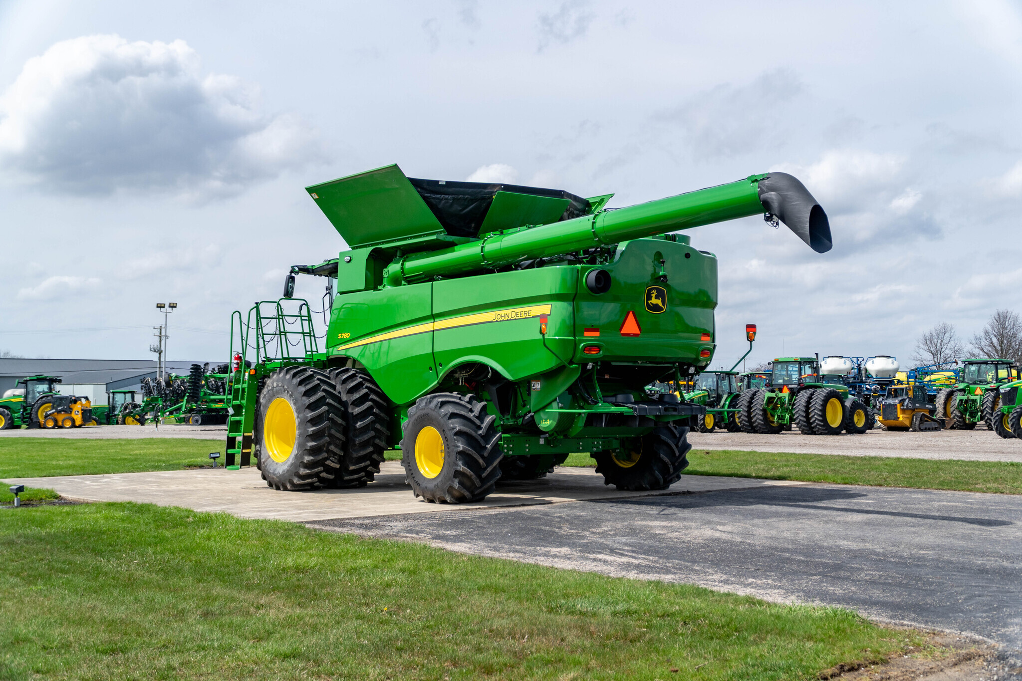 2024 John Deere S780 Combine