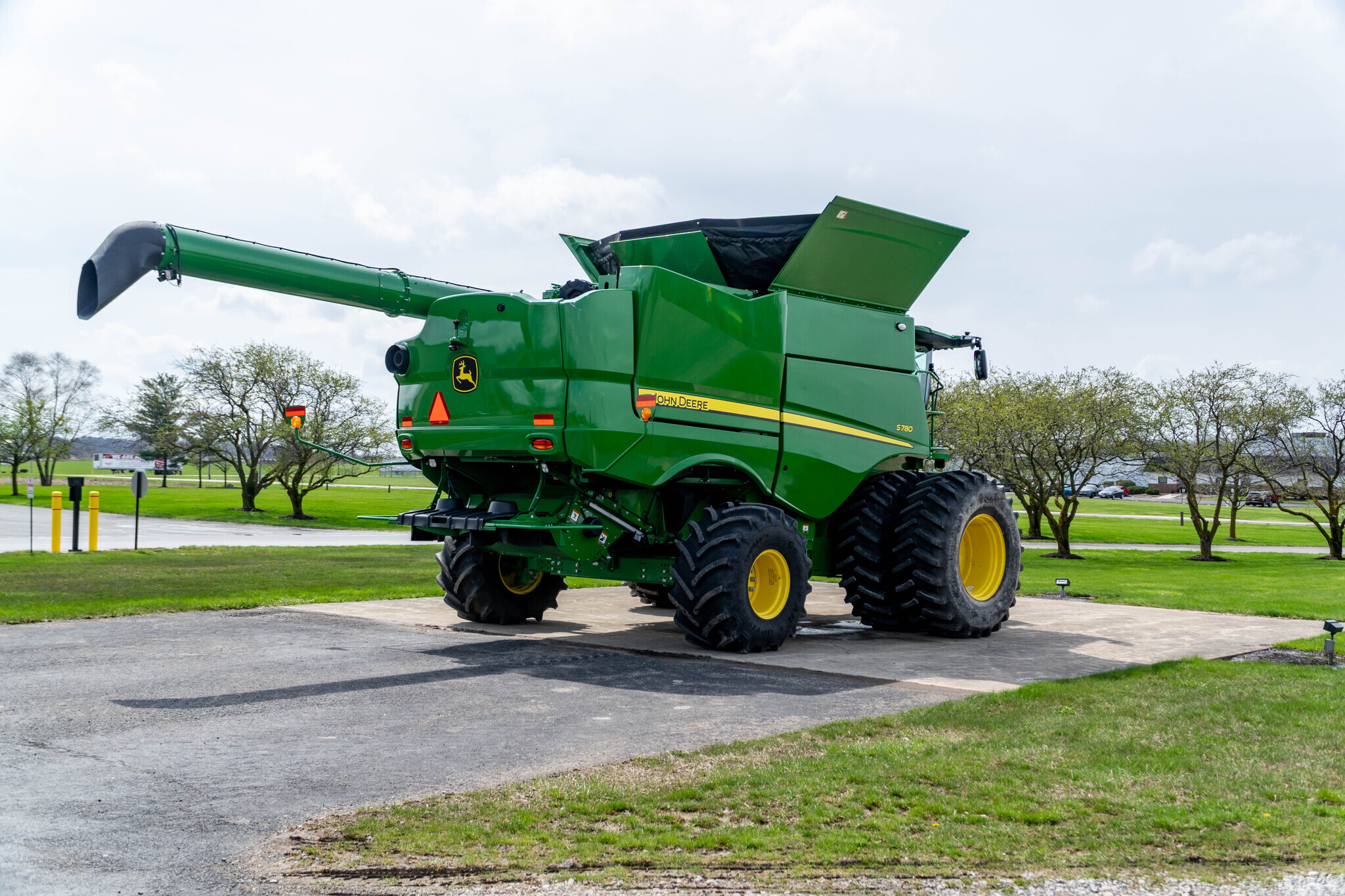 2024 John Deere S780 Combine