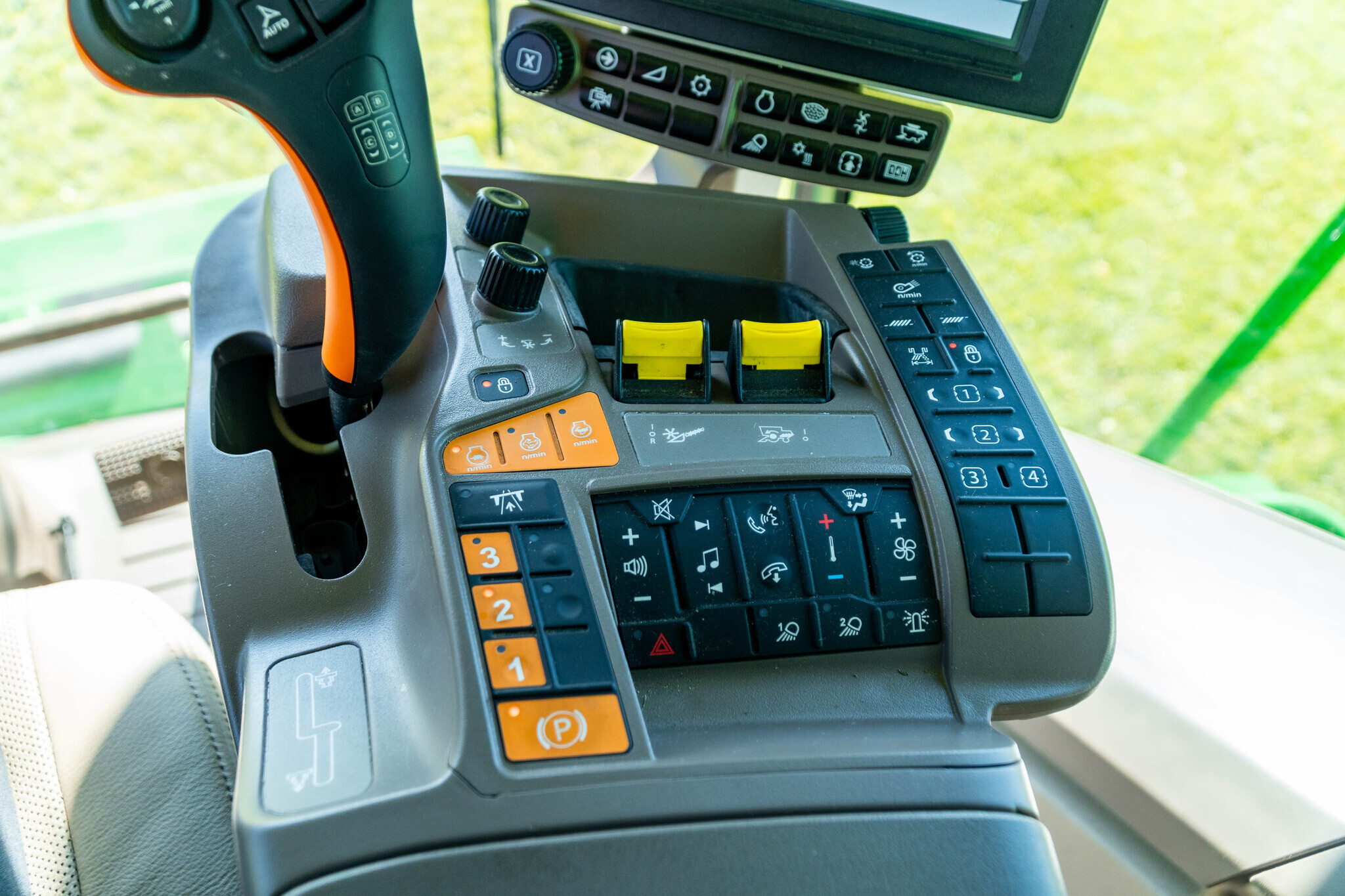 2023 John Deere S760 Combine
