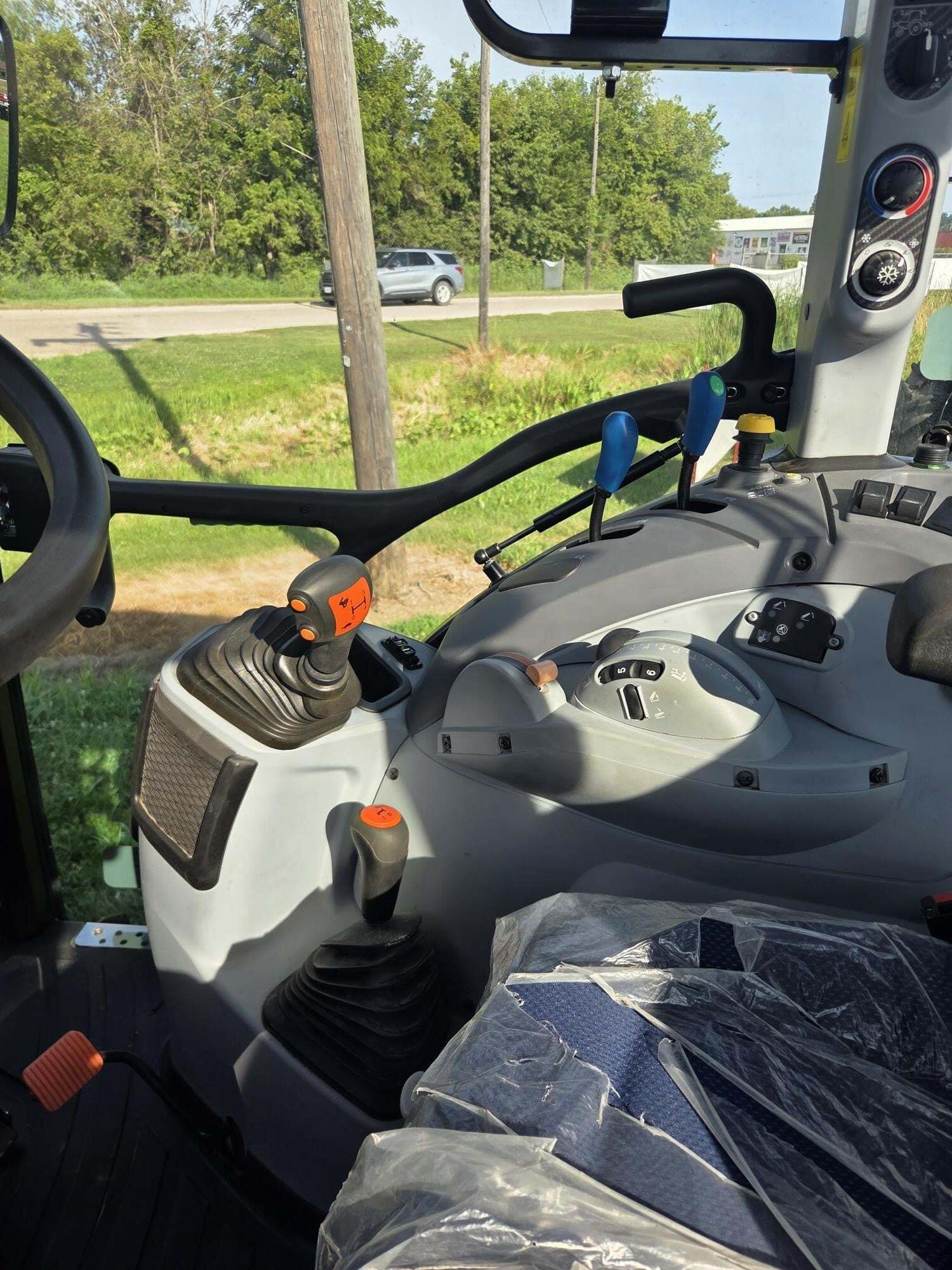 2022 New Holland T5.120 Tractor