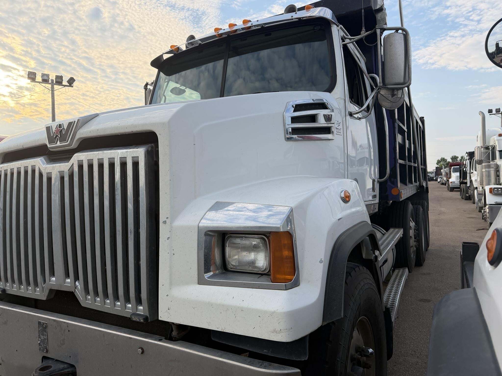 2019 Western Star 4700 Semi Trucks/Trailer